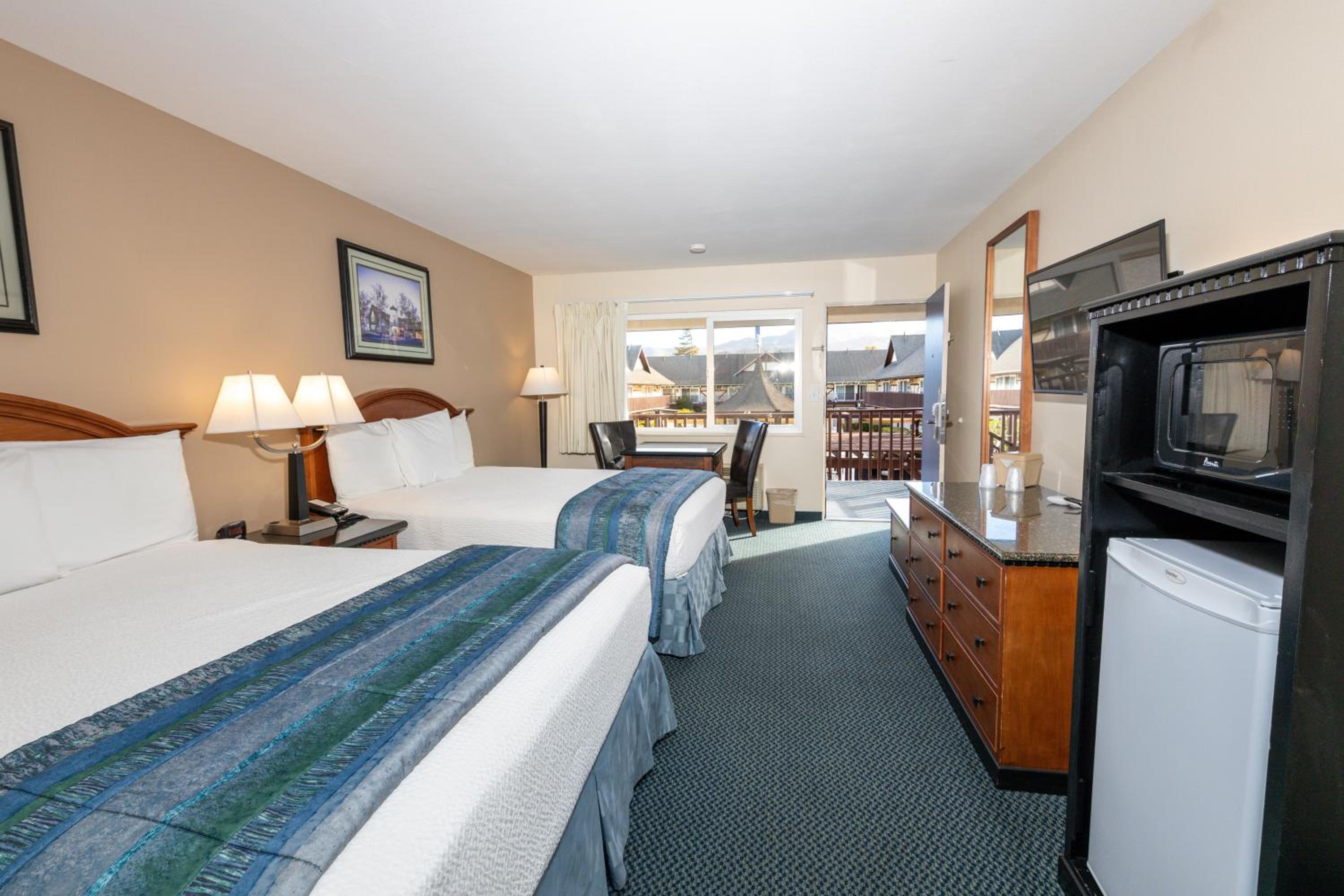 Standard Queen Room with Two Queen Beds Upstairs