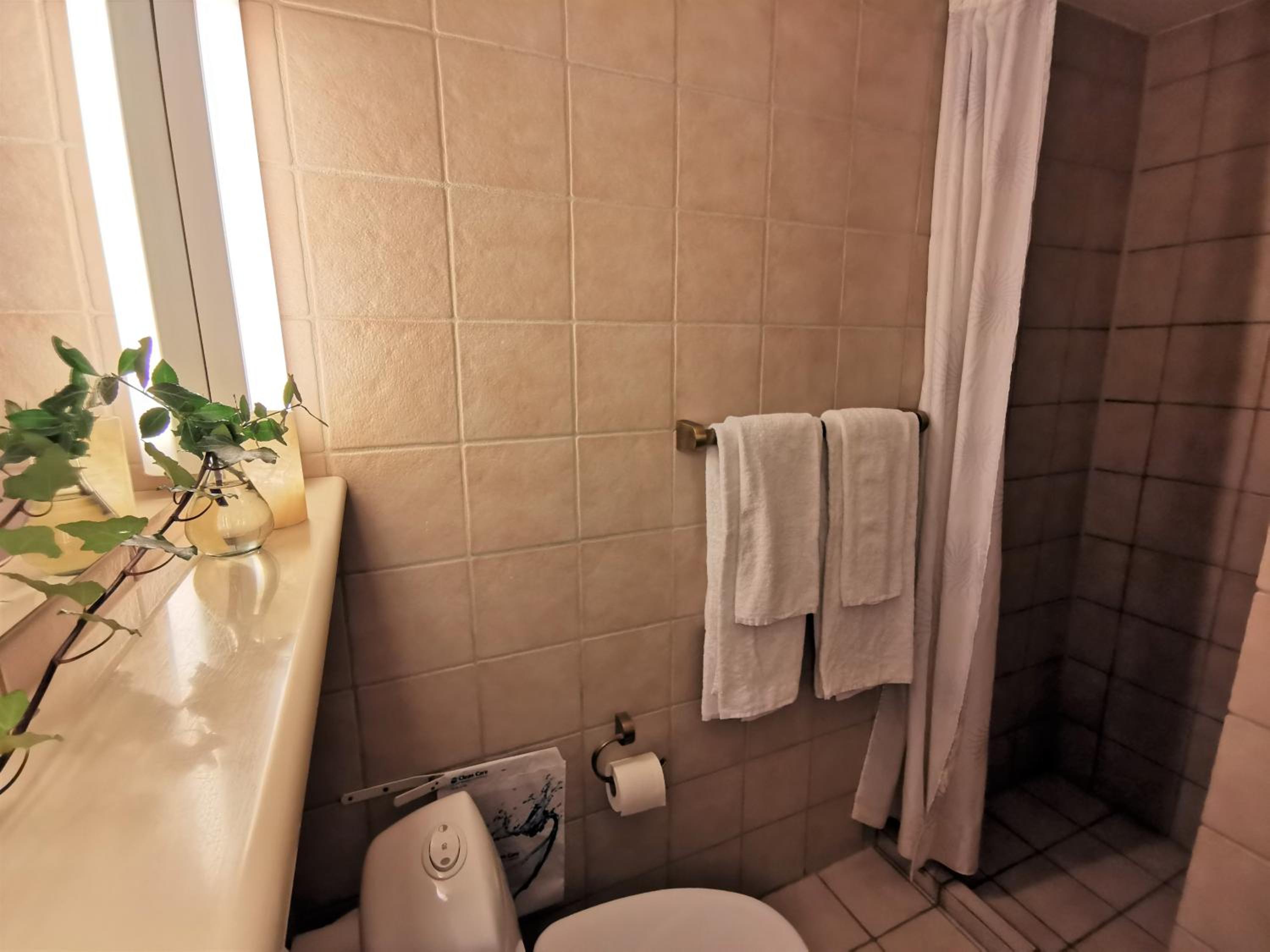 Standard Double Room (55 in wide bed)