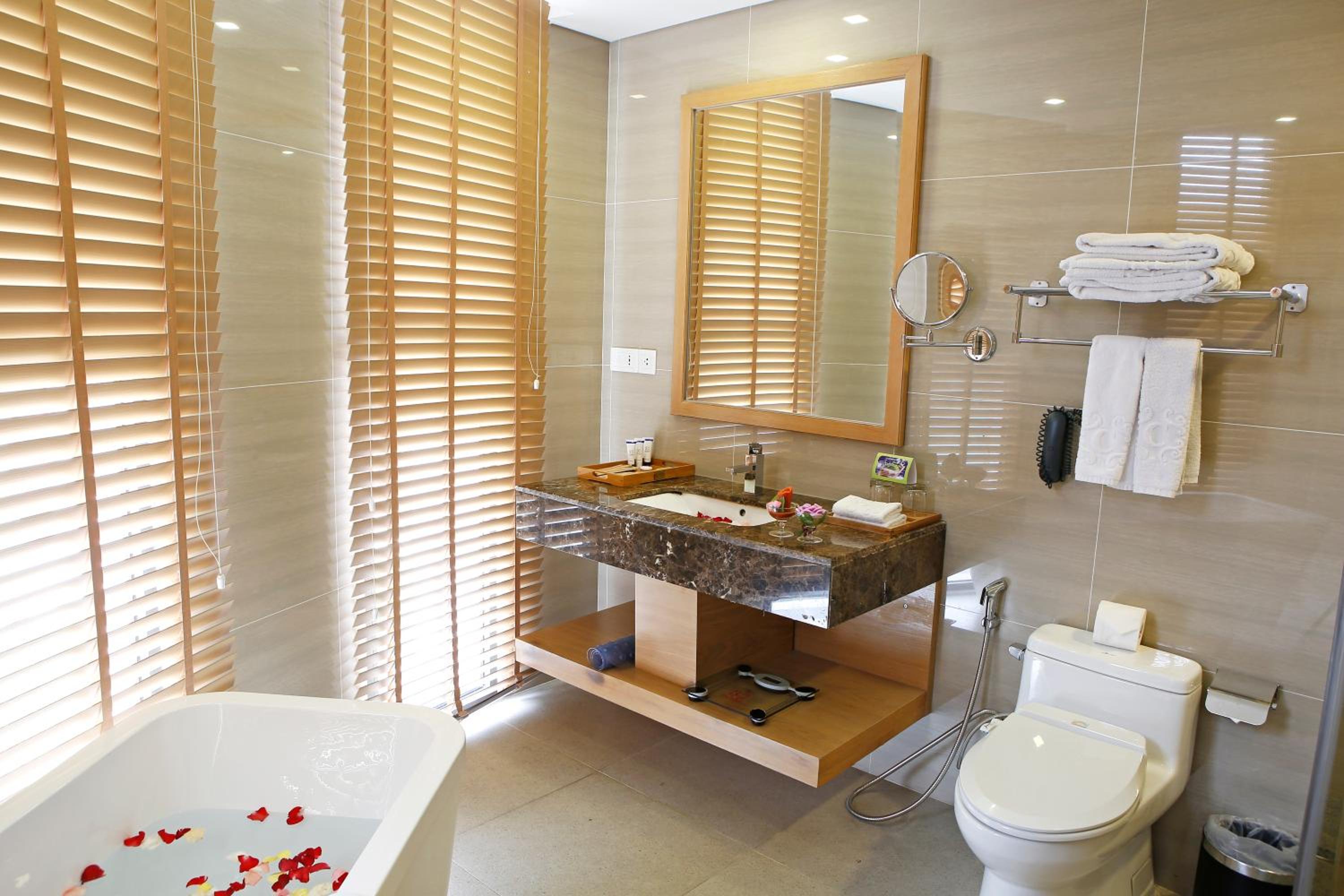 Suite Double with City View