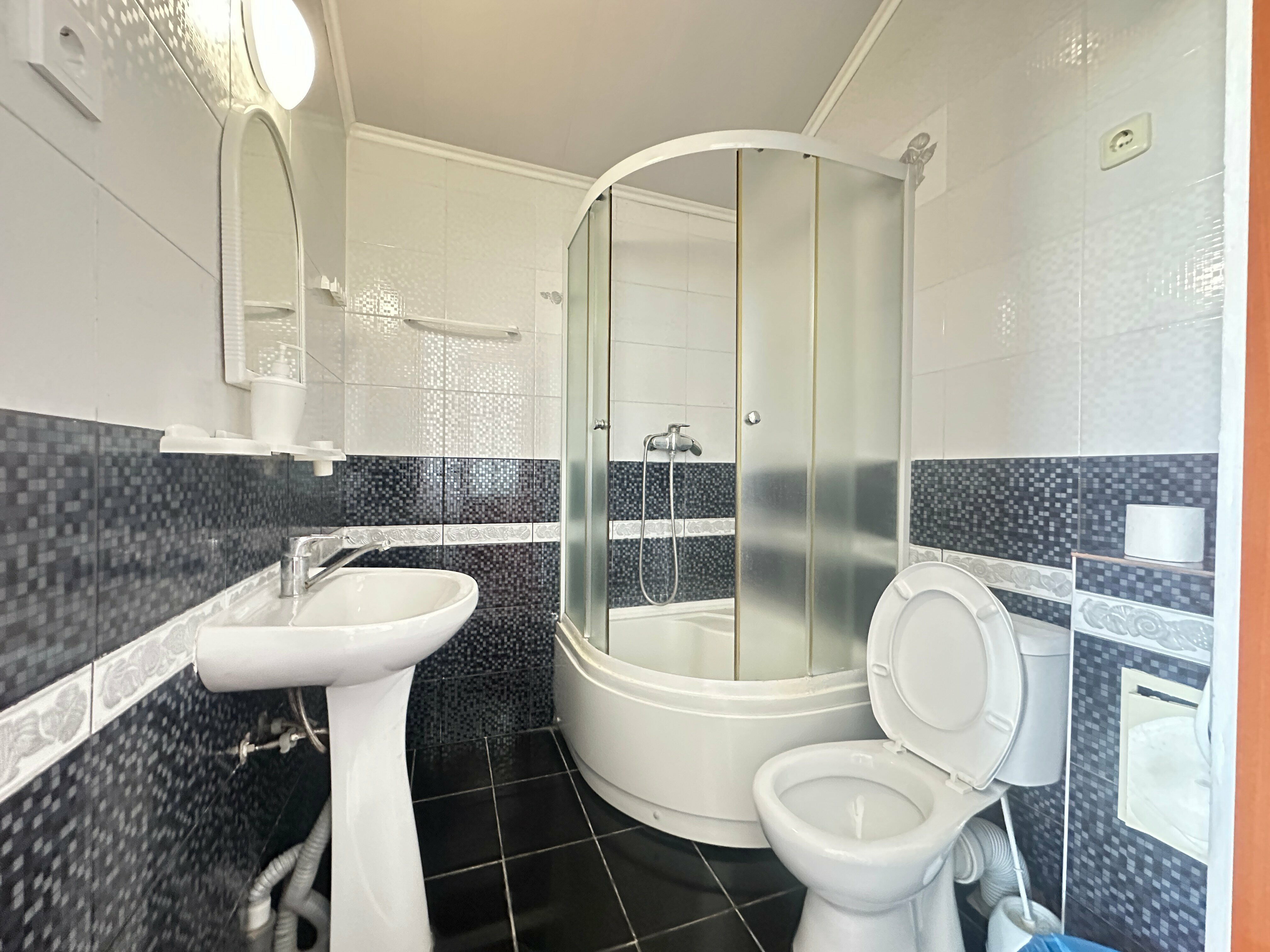 Трехместный номер с балконом