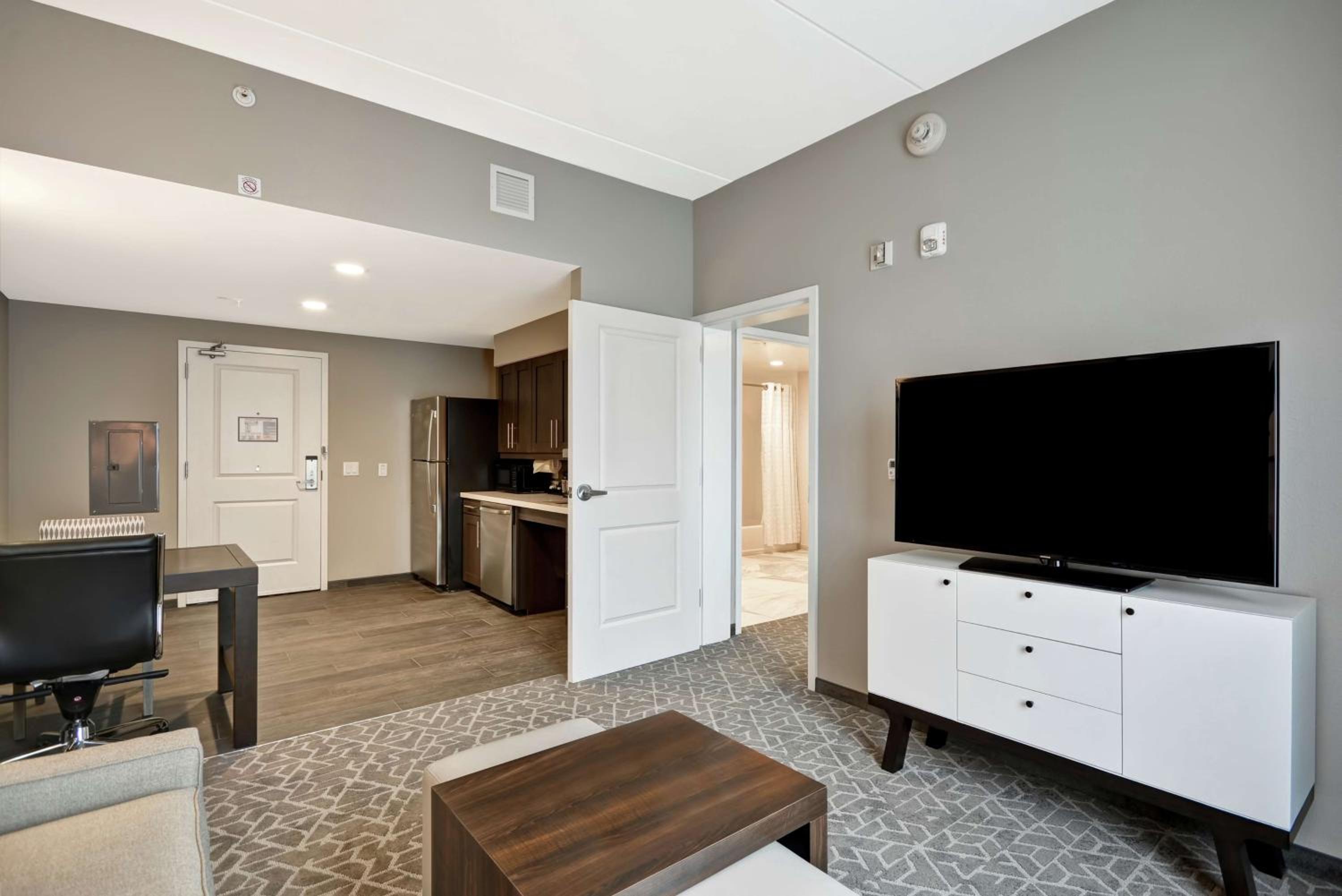 King Suite - Hearing Accessible/Non-Smoking