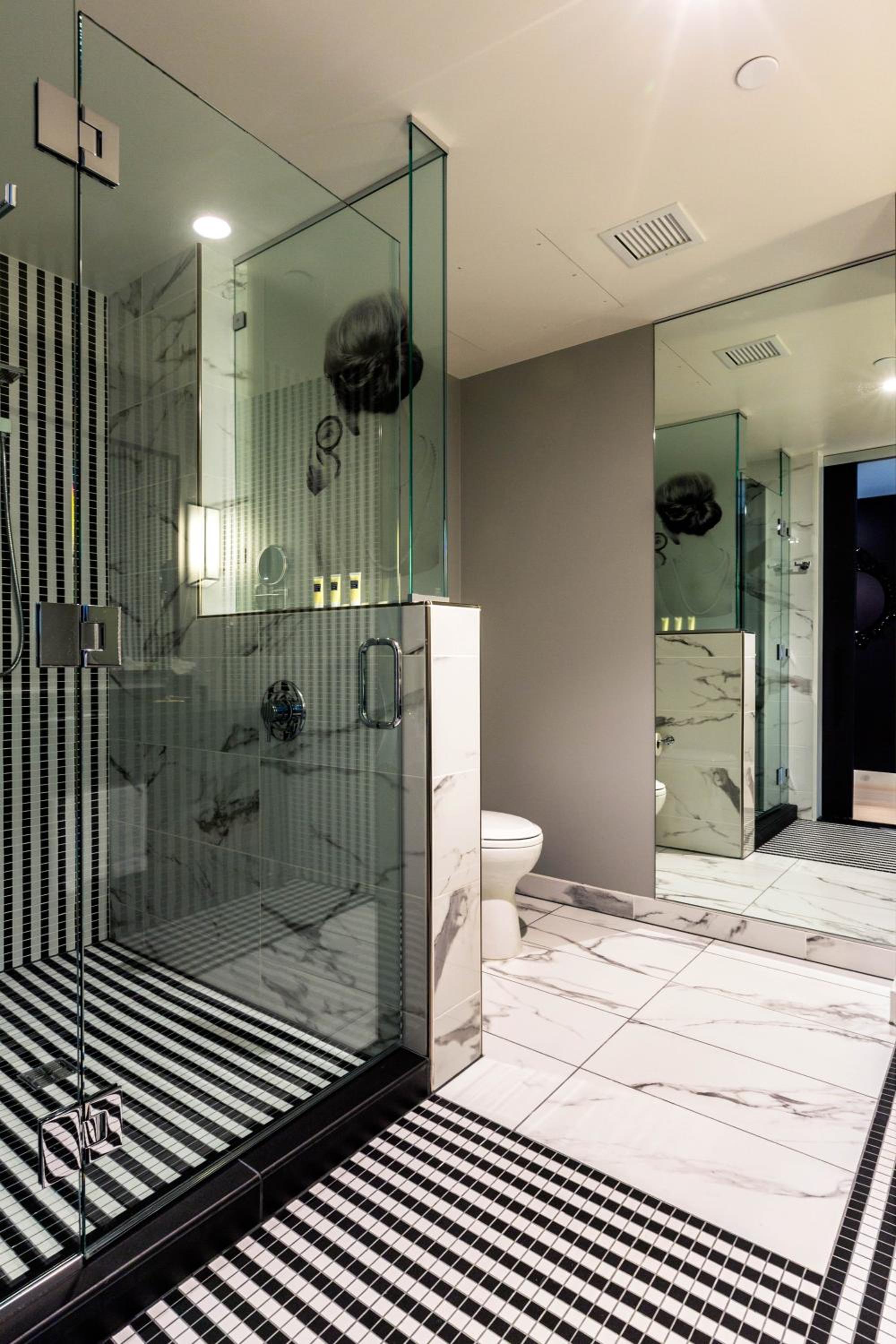 King Suite with City View