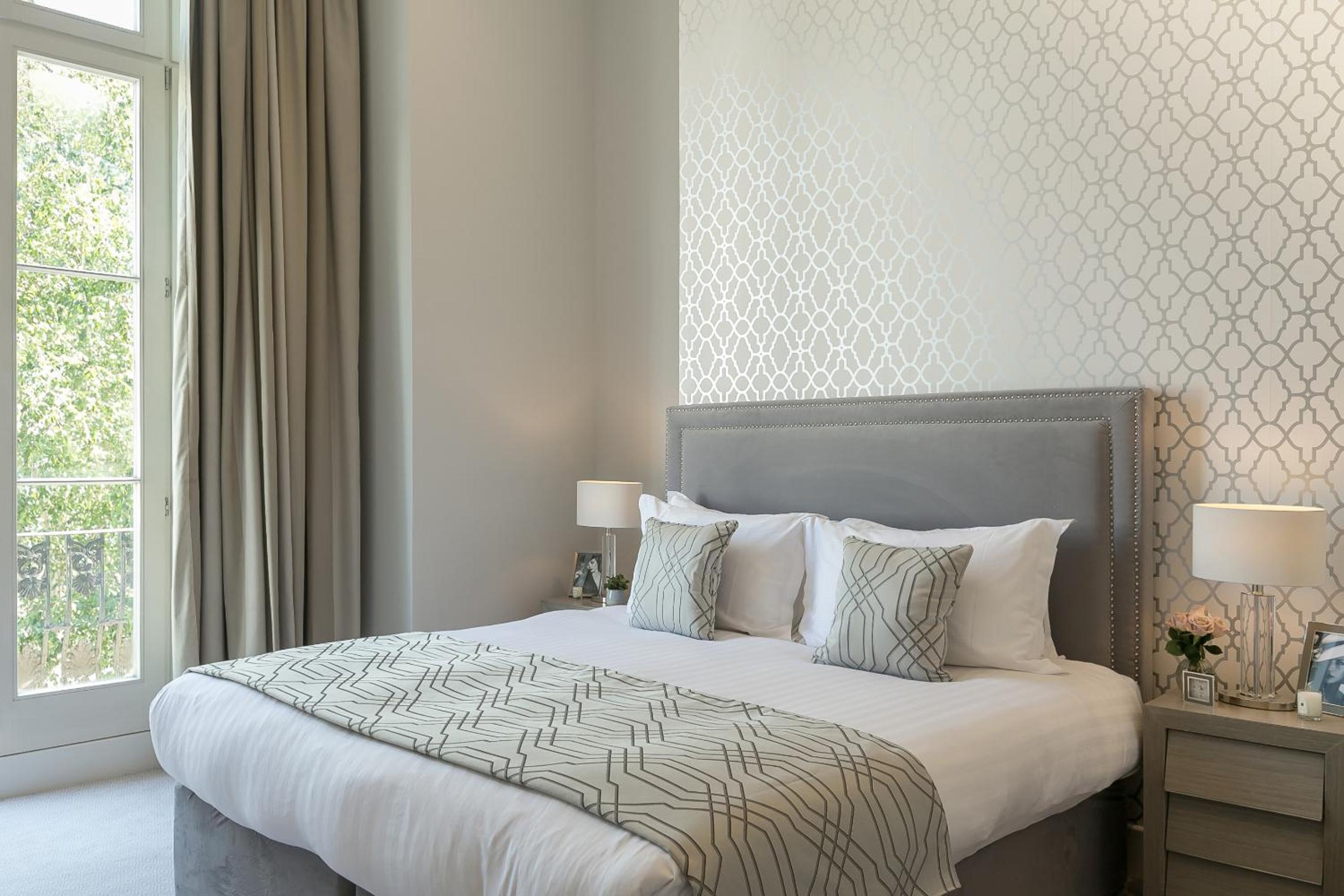 Deluxe Two - Bedroom Apartment with Balcony