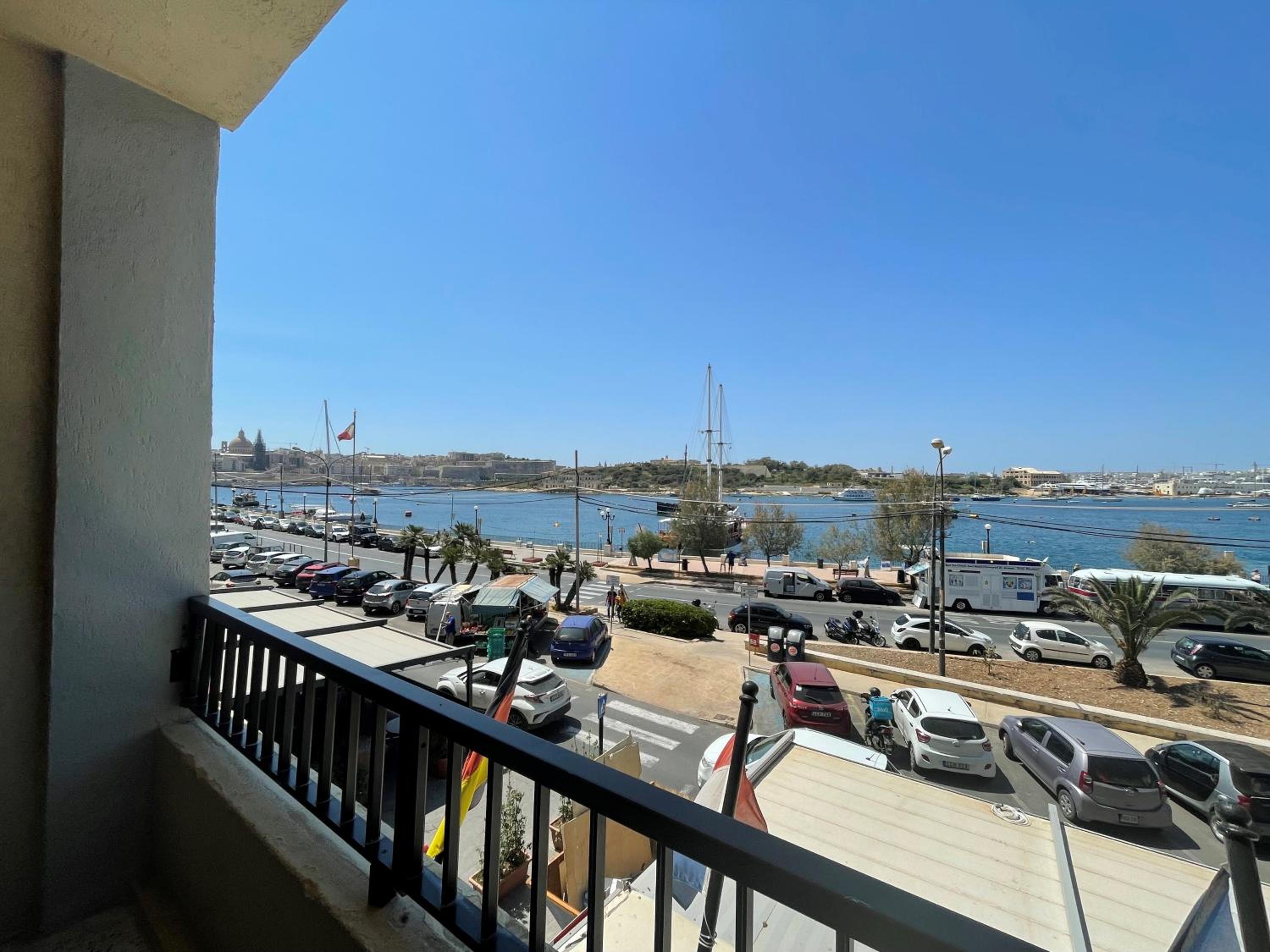 Double or Twin Room with Partial Sea View