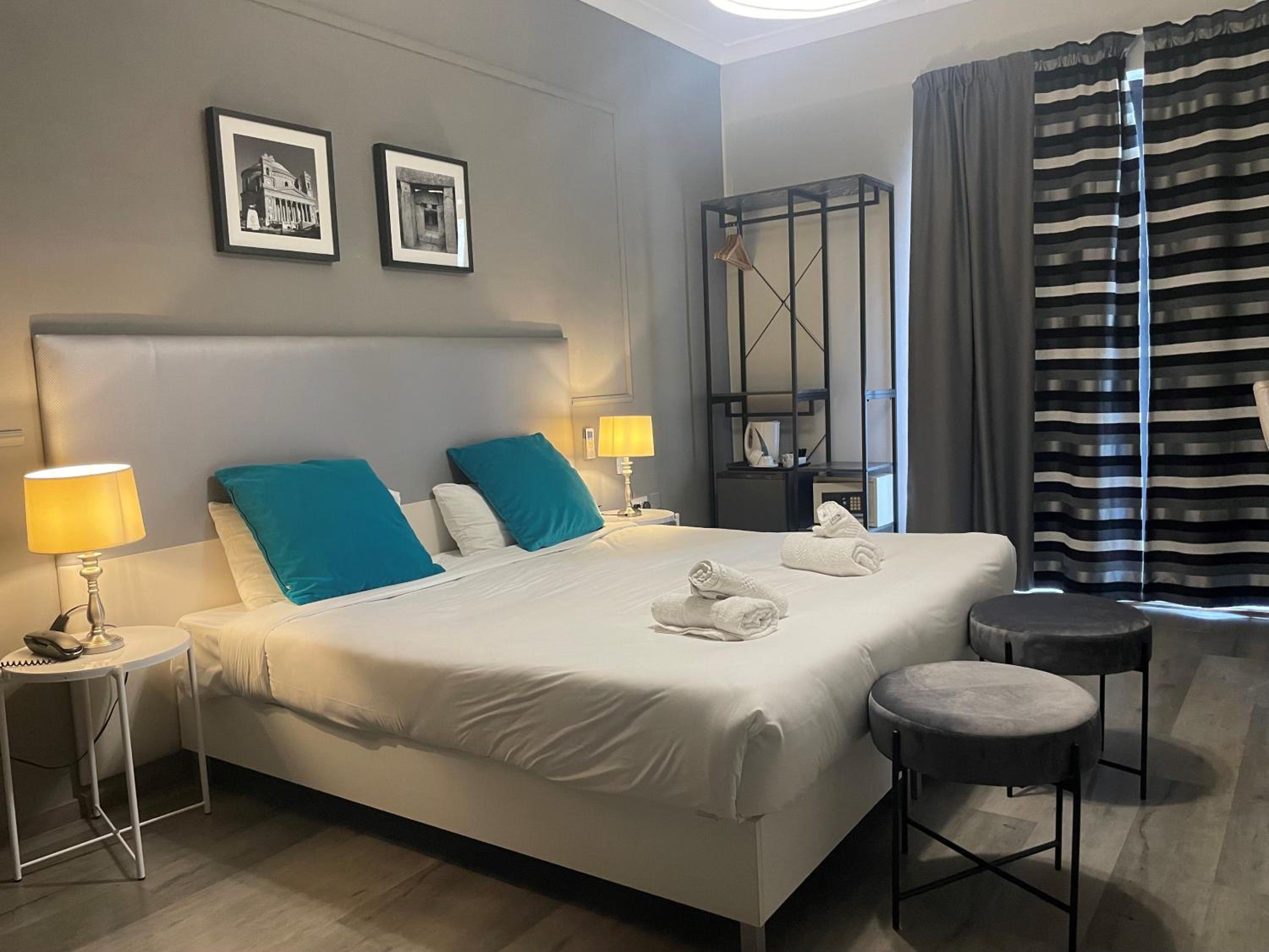 Double or Twin Room with Balcony and Sea View