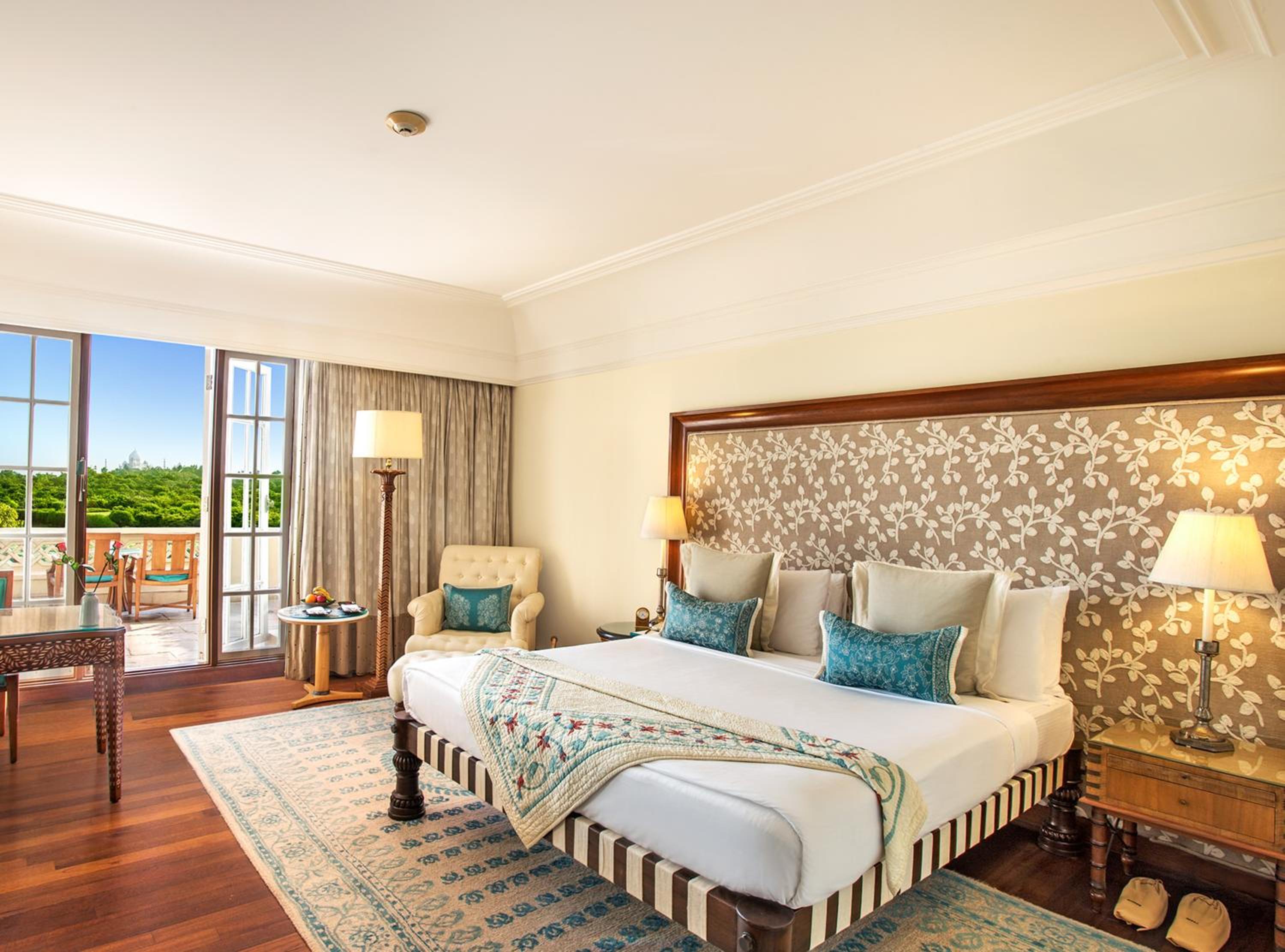 Premier Room With Balcony And Taj Mahal View
