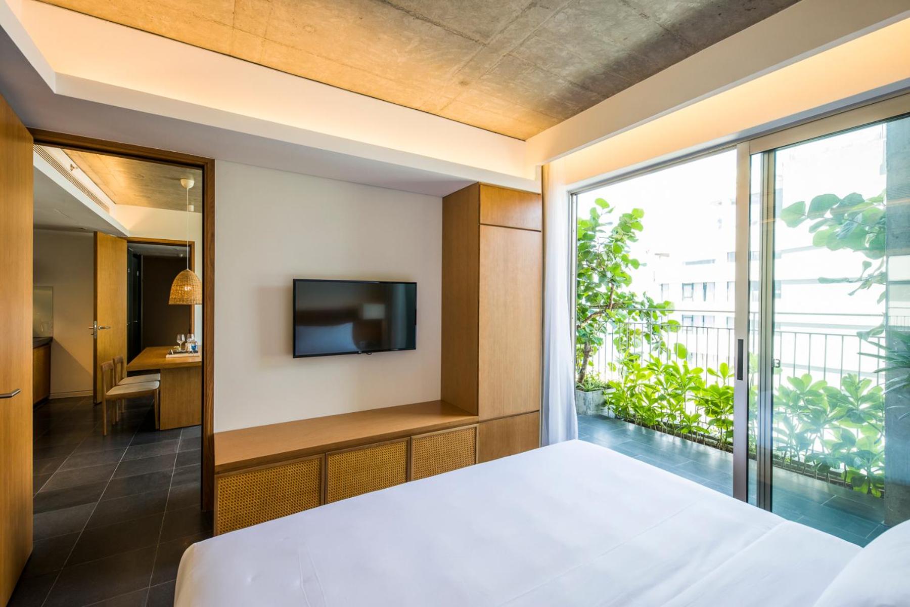 Two-Bedroom Apartment with Balcony