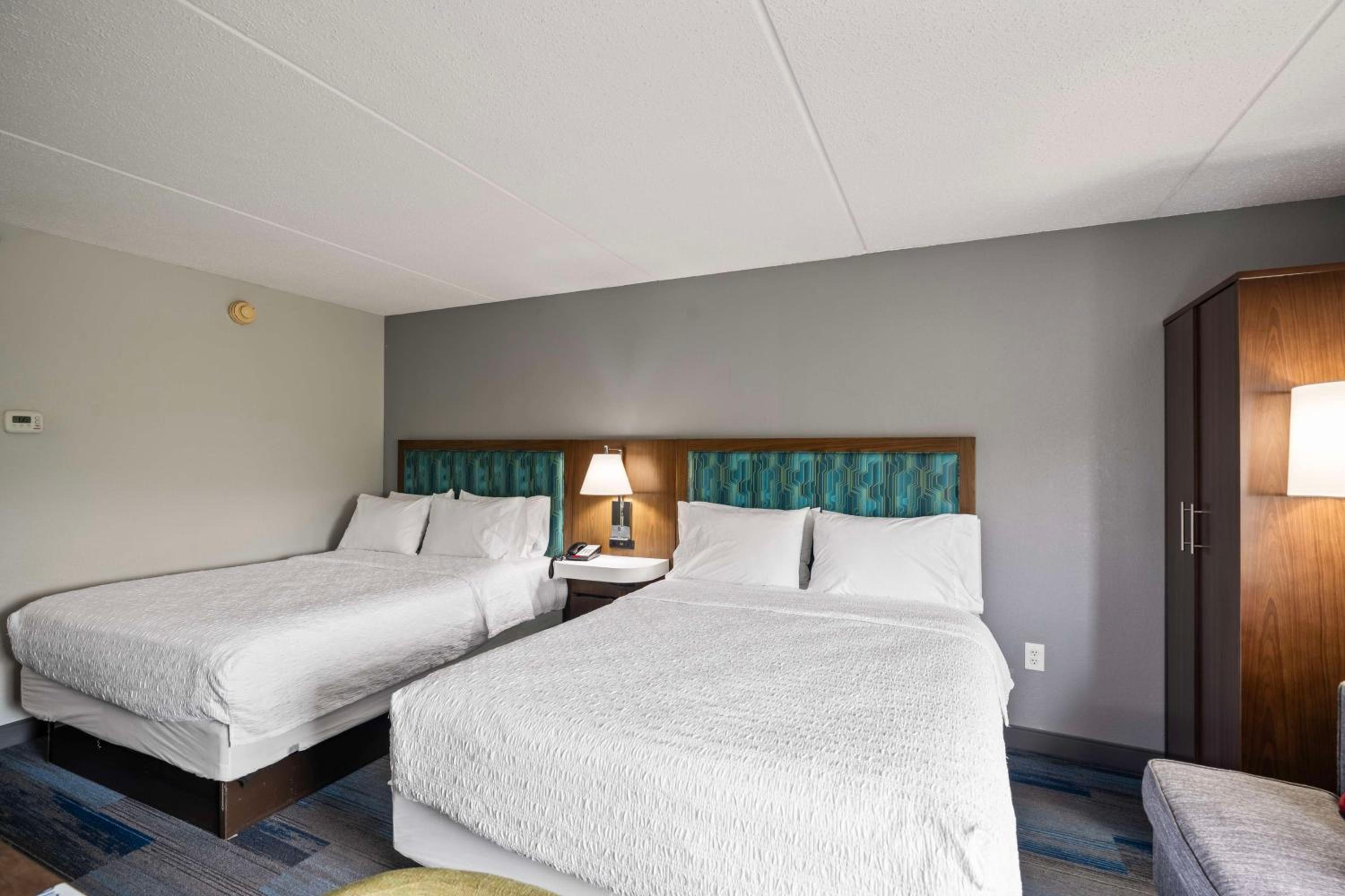 Queen Room with Two Queen Beds - Hearing Access/Non-Smoking