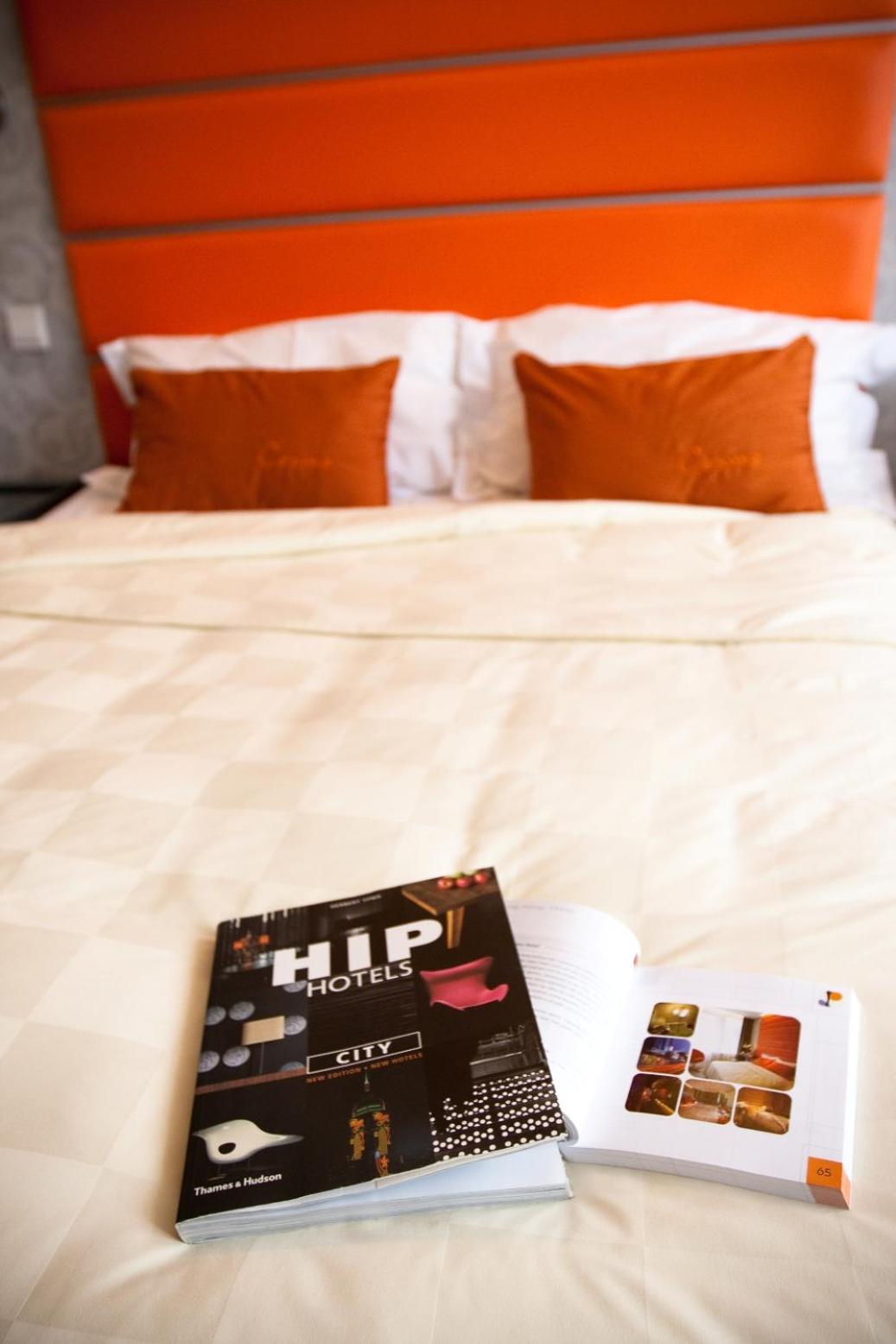 Standard Queen or Twin Room