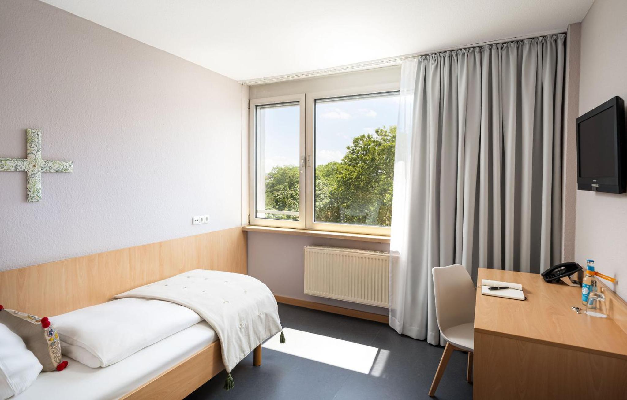 Economy Single Room