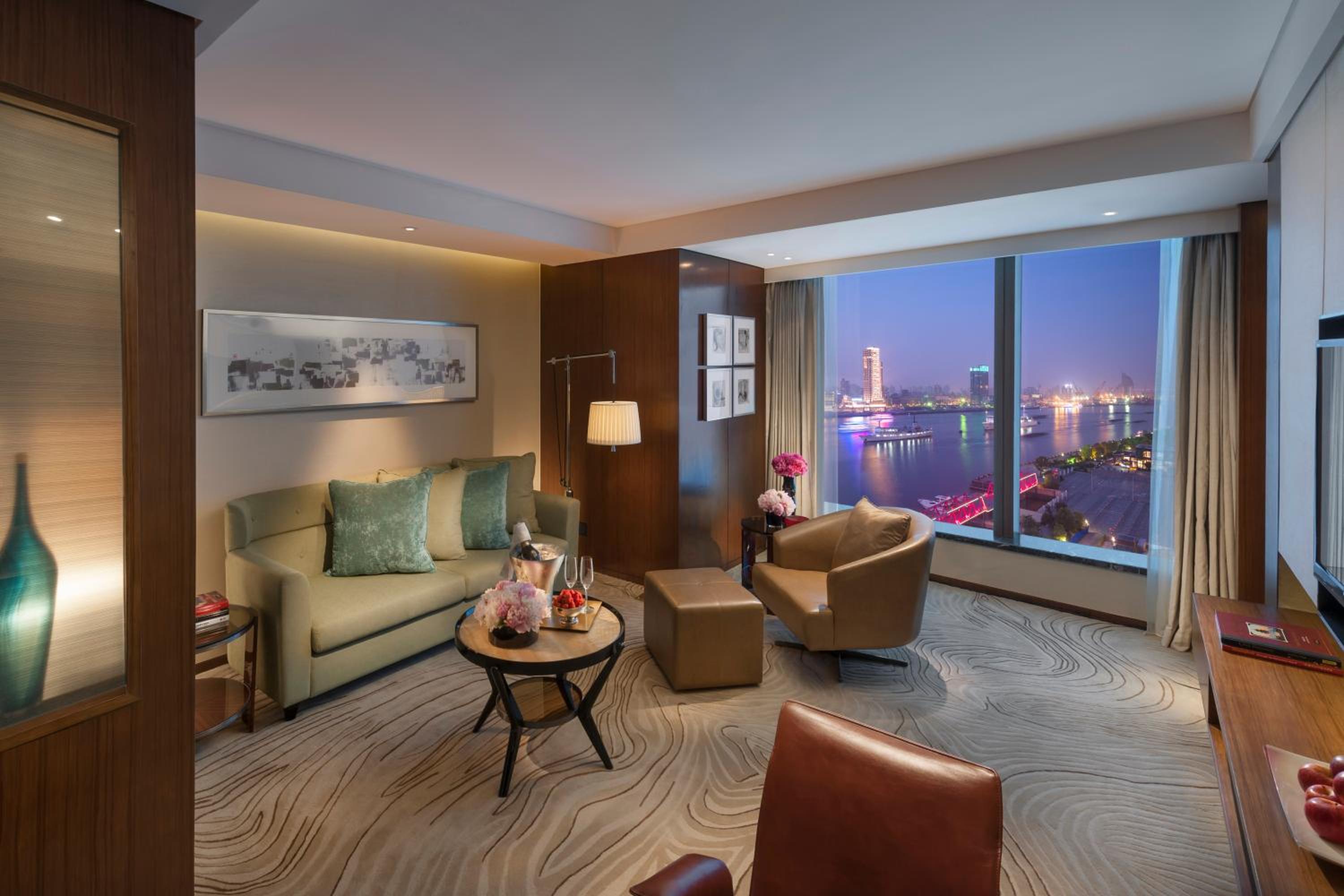Pearl Tower Suite King