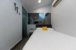 L - Skylight - Queen в Butternut Tree Hotel