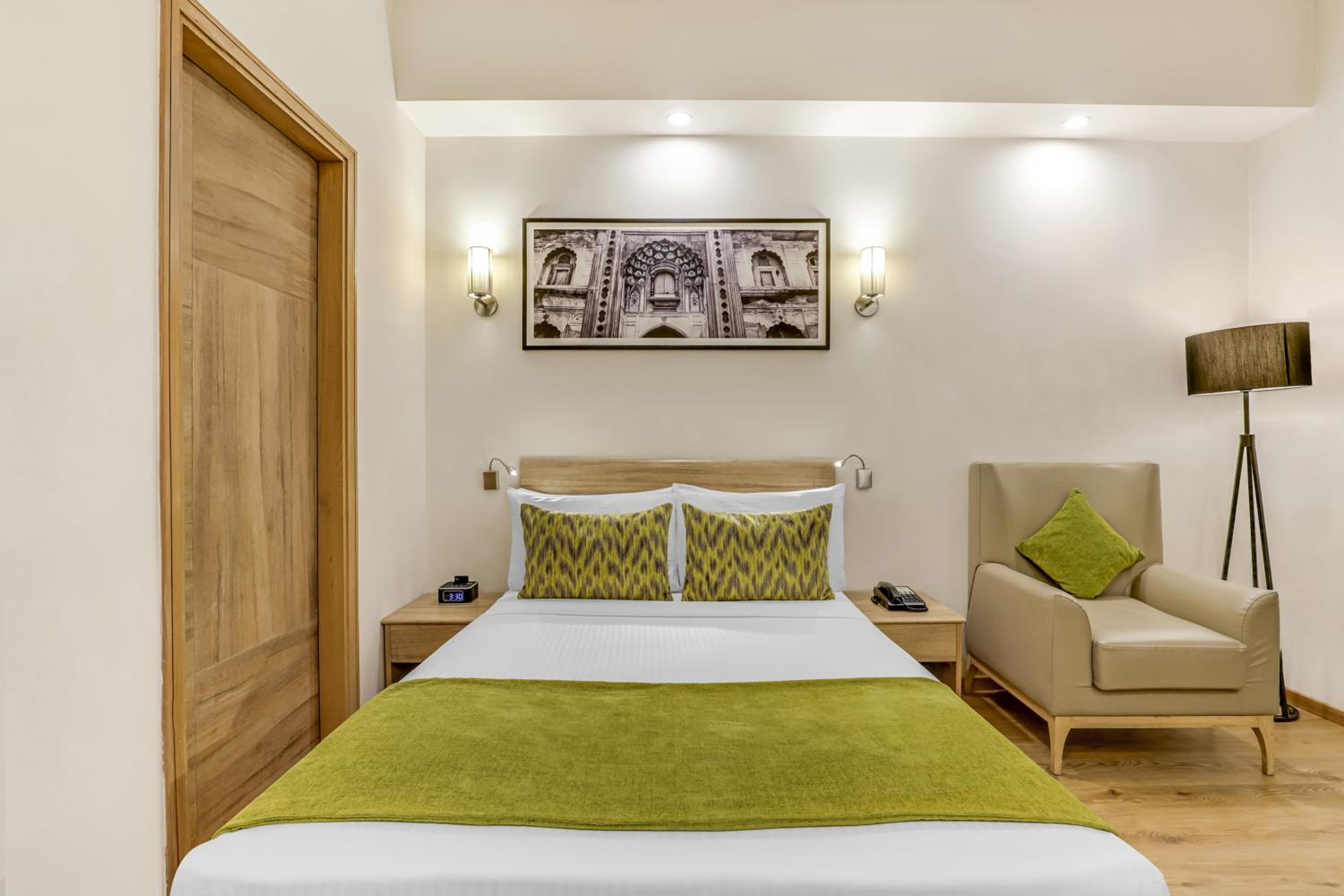 Business Room with Enjoy Happy Hours with 1+1 offer,15% Discount on F&B, Early Check In & Late Check out subject to availability, 02 pcs Laundry and complimentary 2 Pint of Beer   