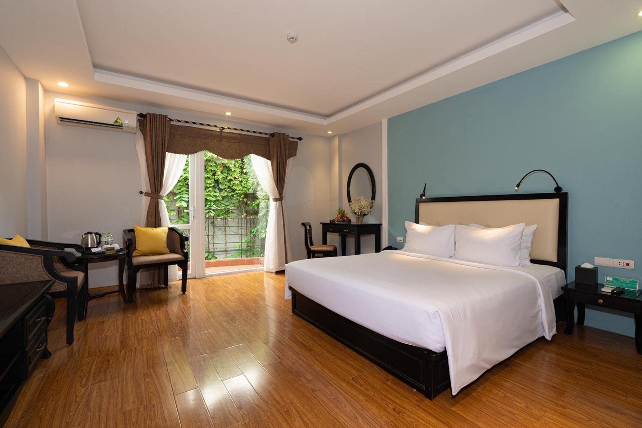 Deluxe Double Room with Balcony
