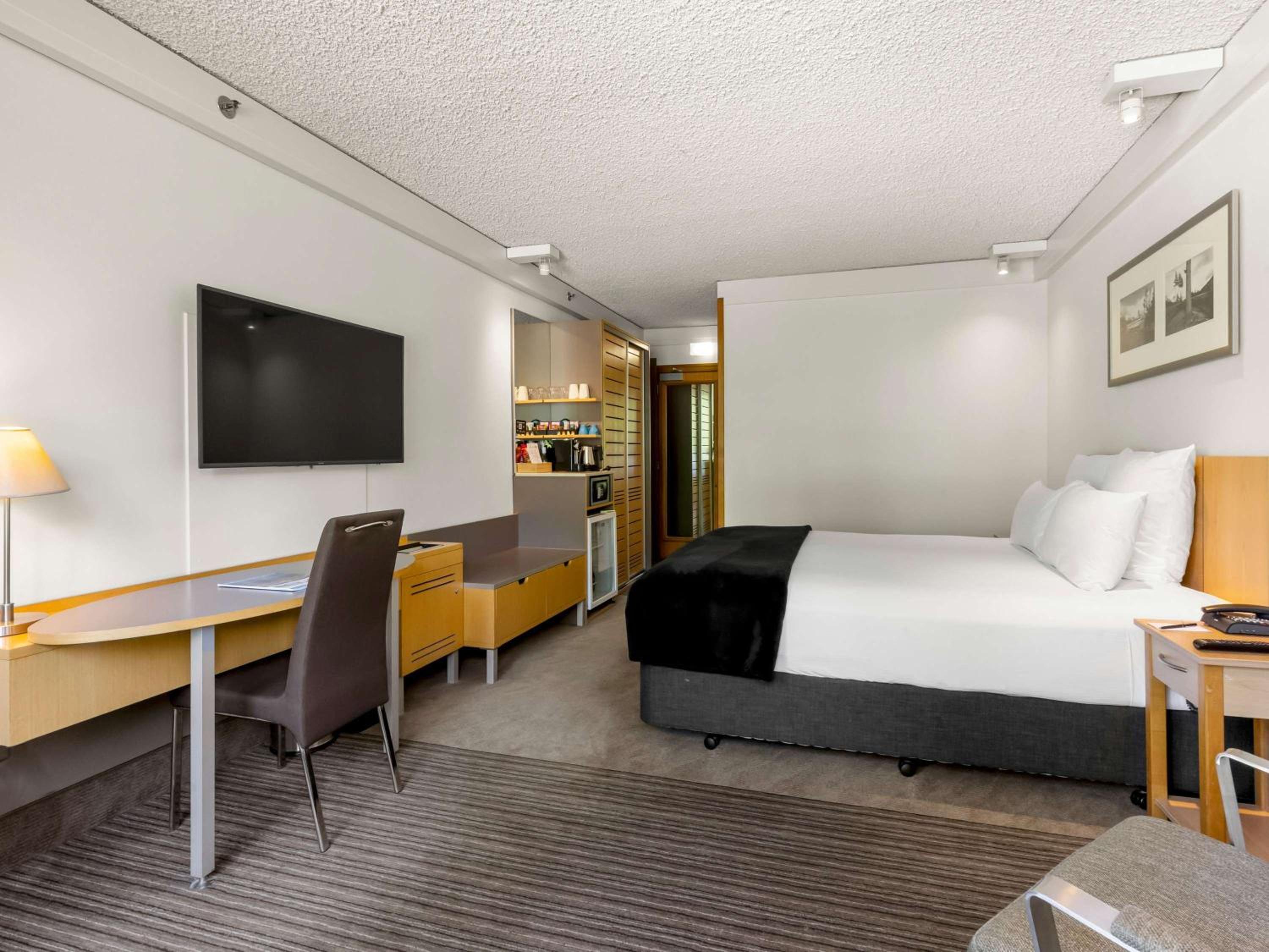 Lakeside King Room