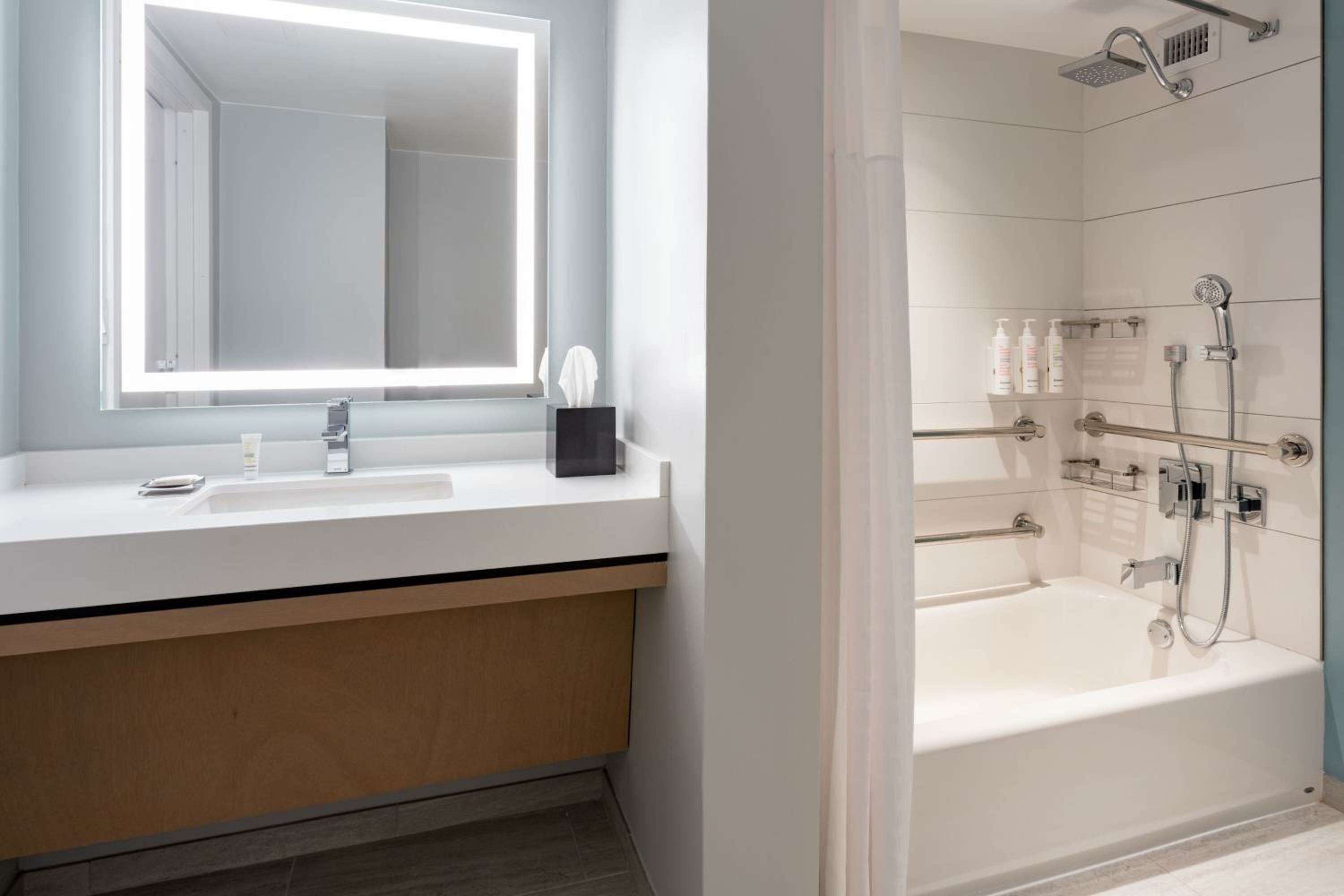 Double Room with Two Double Beds and Bay View