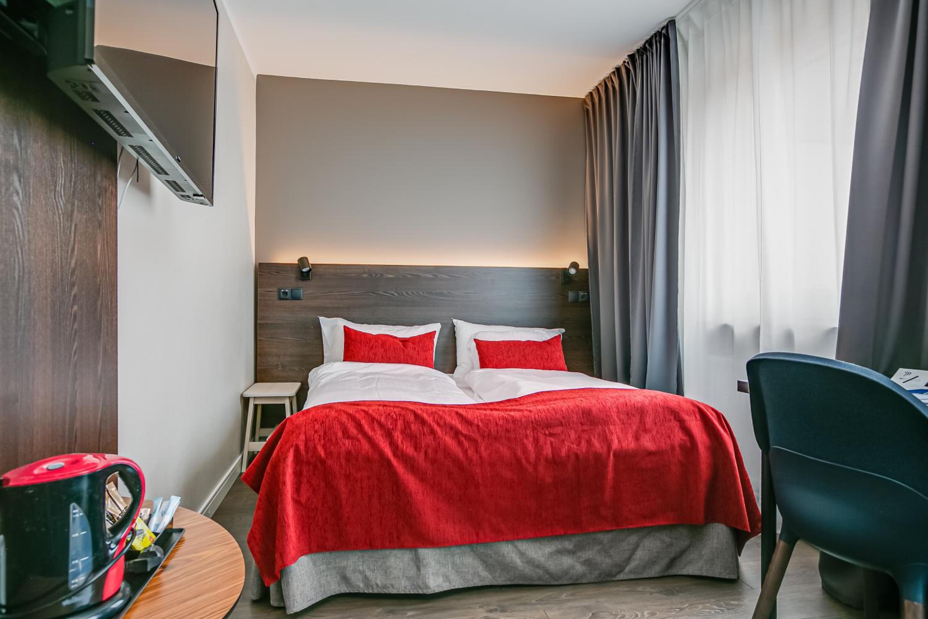 Family Queen Room with Sofa Bed - Non-Smoking