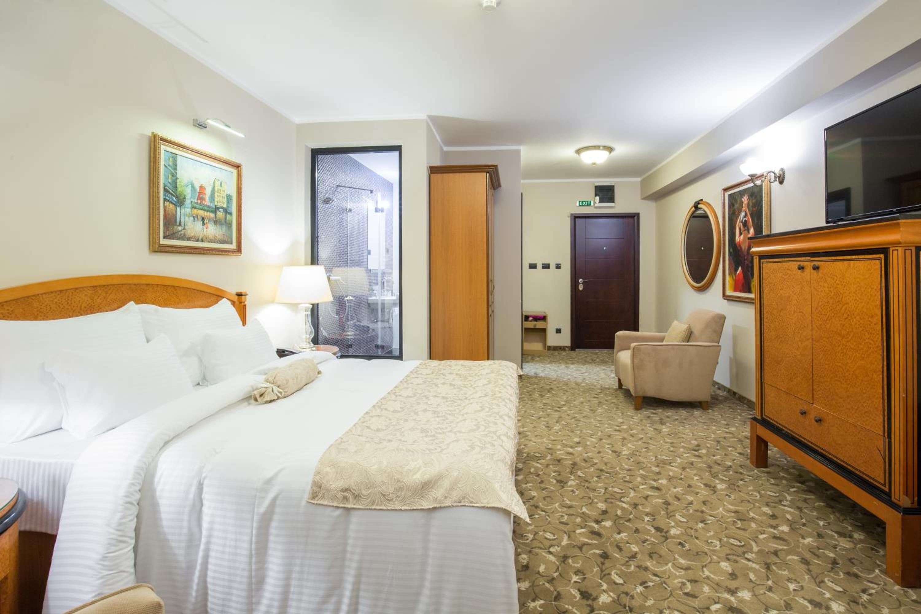 Deluxe King Room