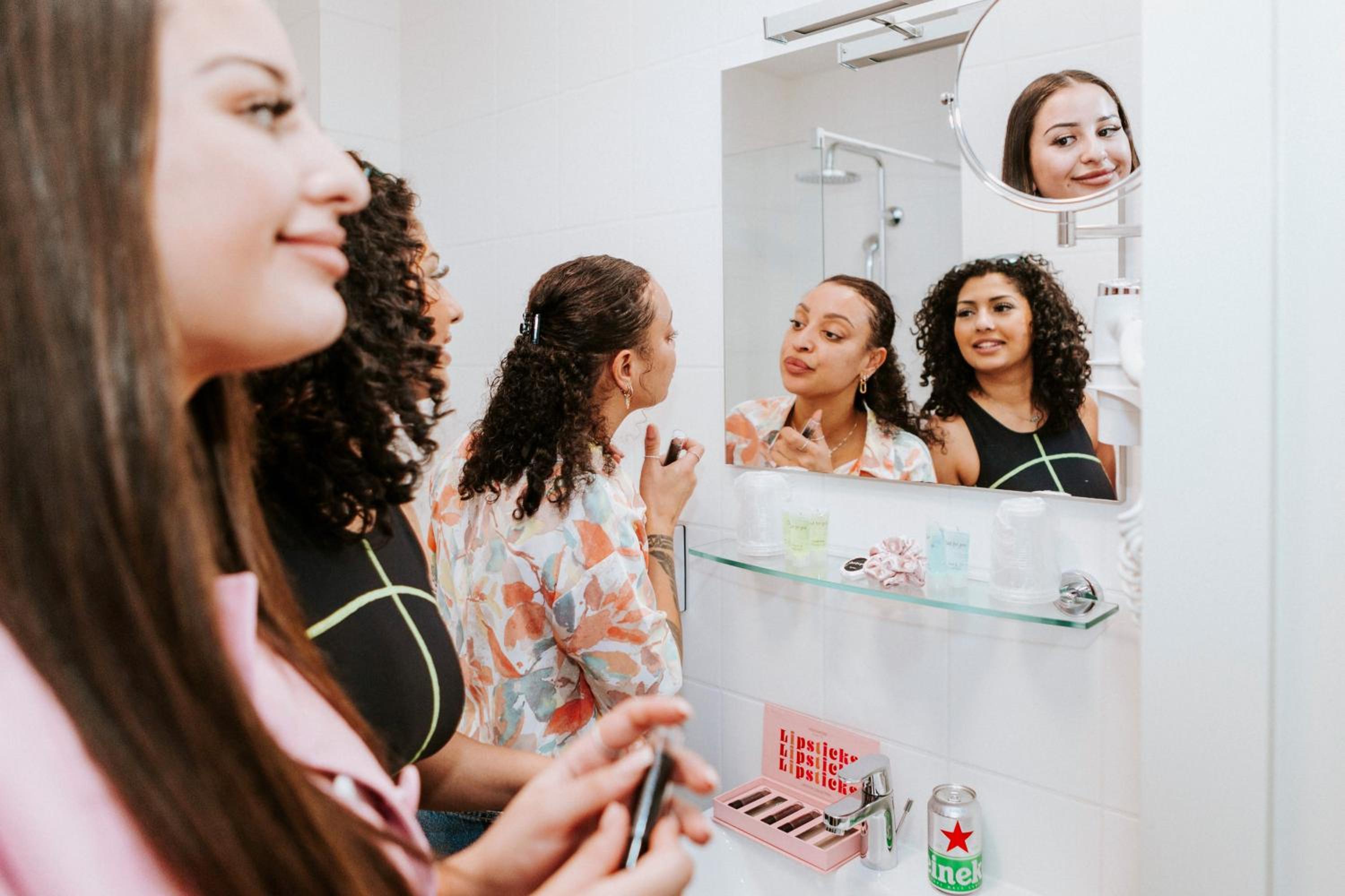 Budget 6-Person Room