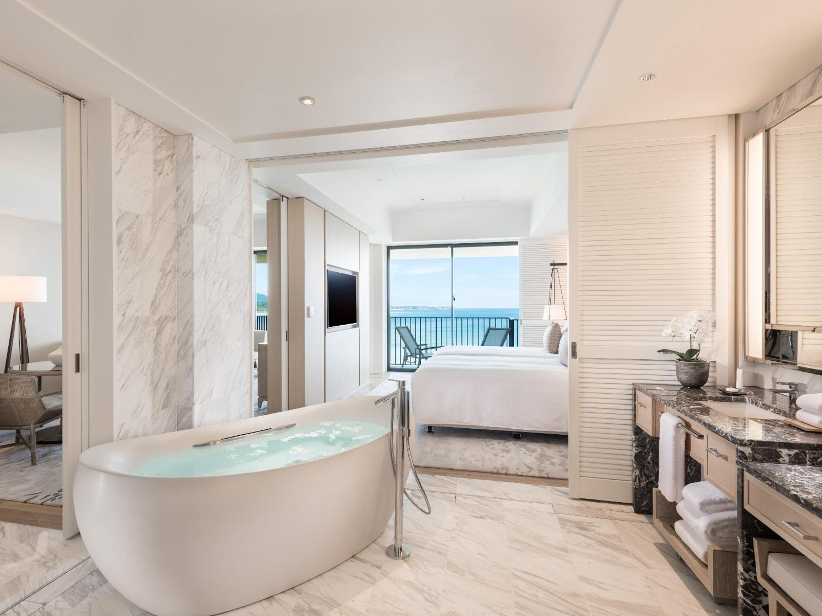Executive Ocean Front Suite King