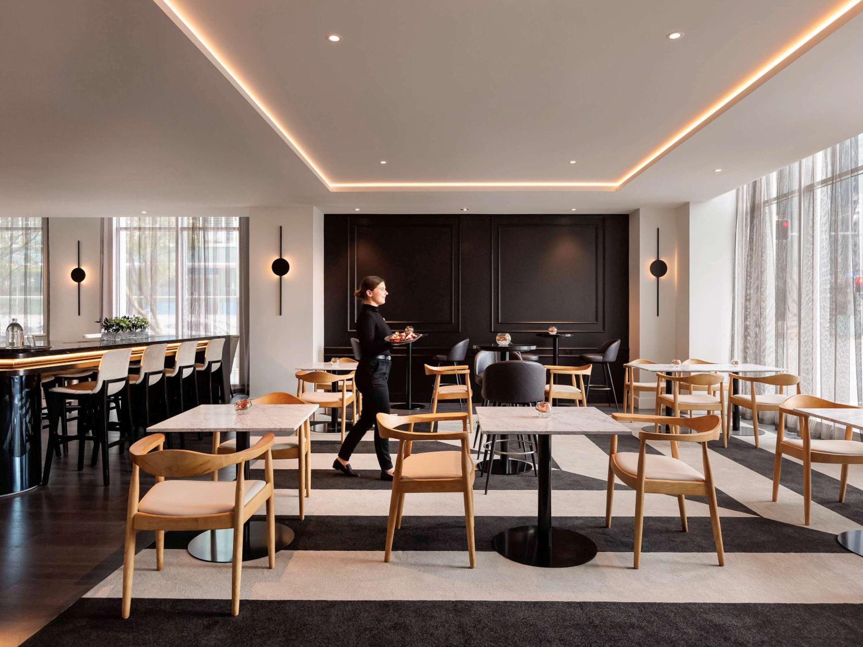 Deluxe Suite with Club Access