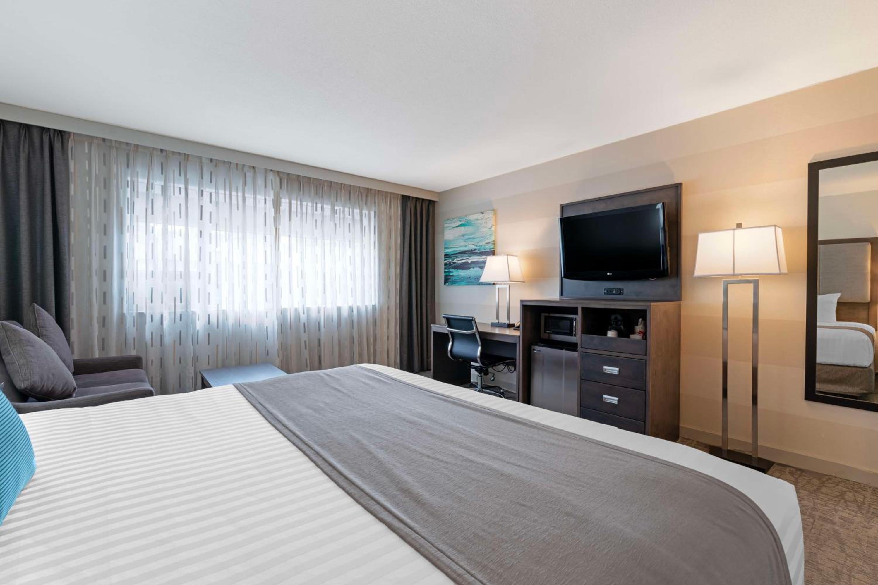 King Room with Sofa Bed - Non-Smoking