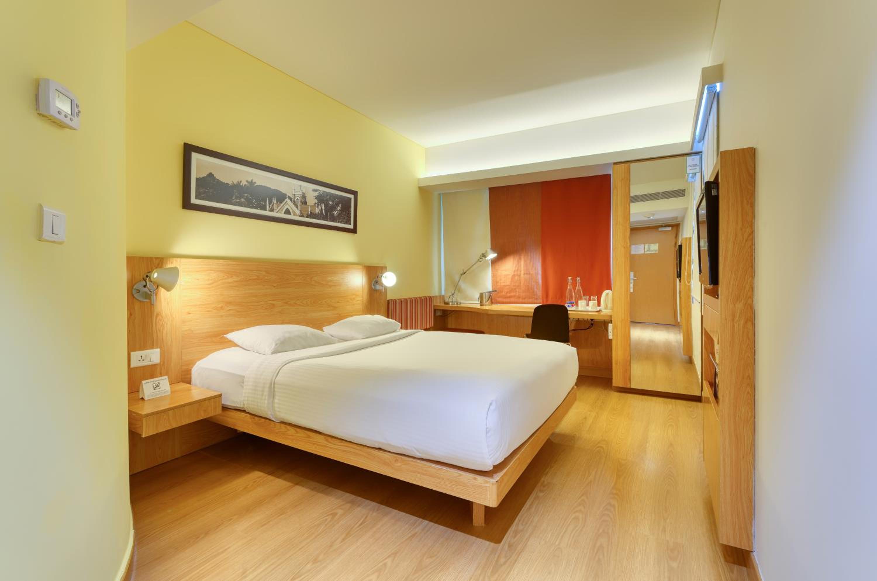 Deluxe Queen Room with Extra Benefit