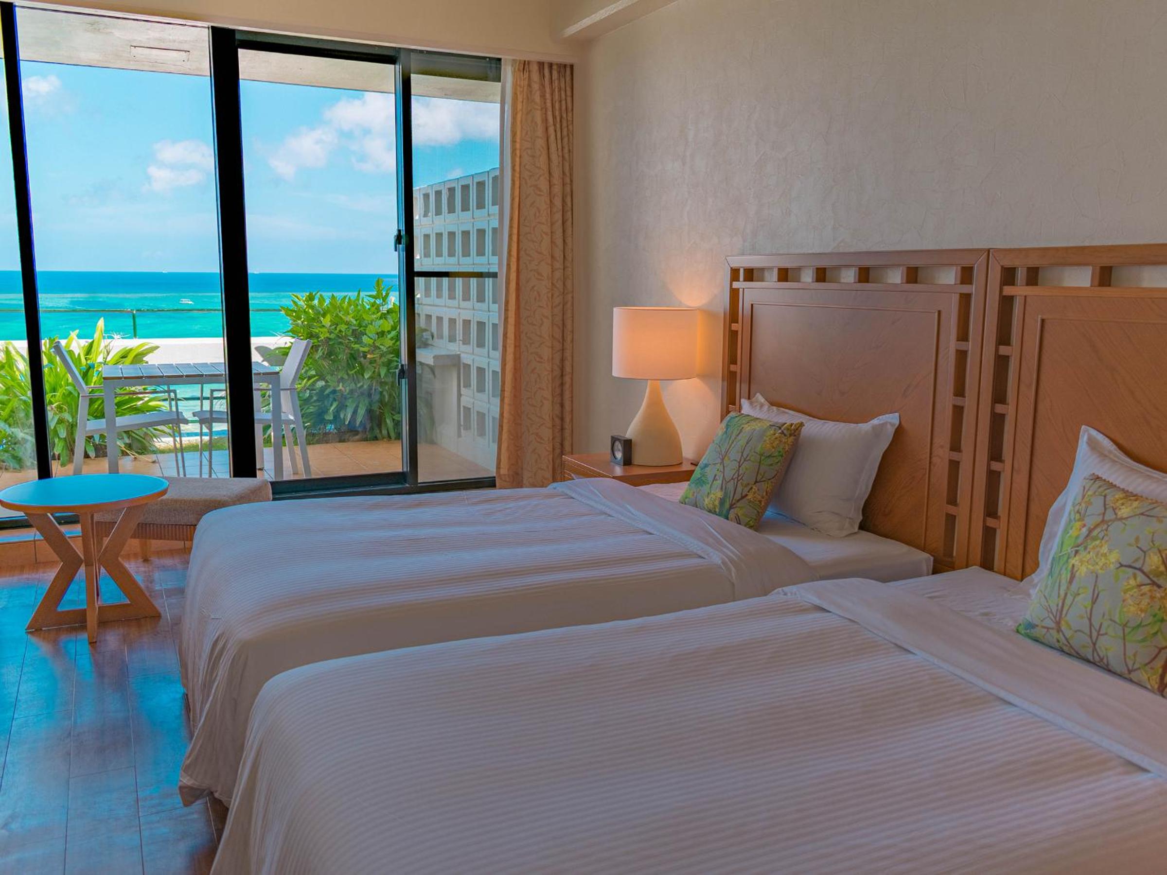 Club Superior Twin Room with Ocean View and Lounge Access - Non-Smoking