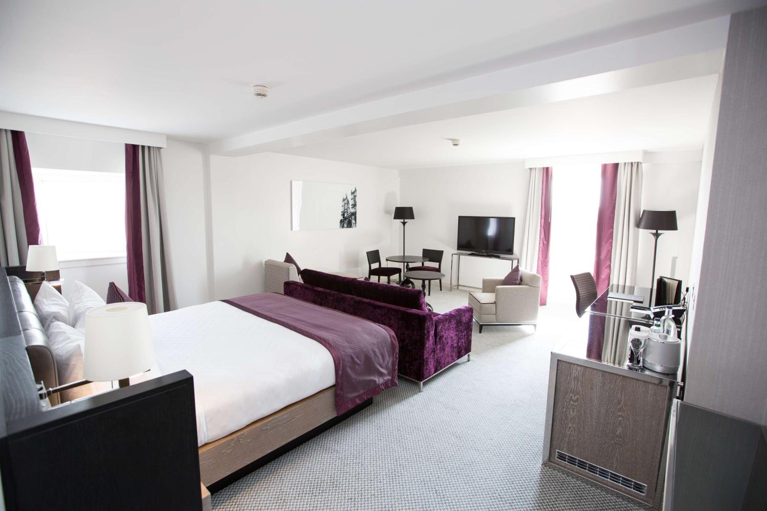 Junior Suite - Lounge Access 