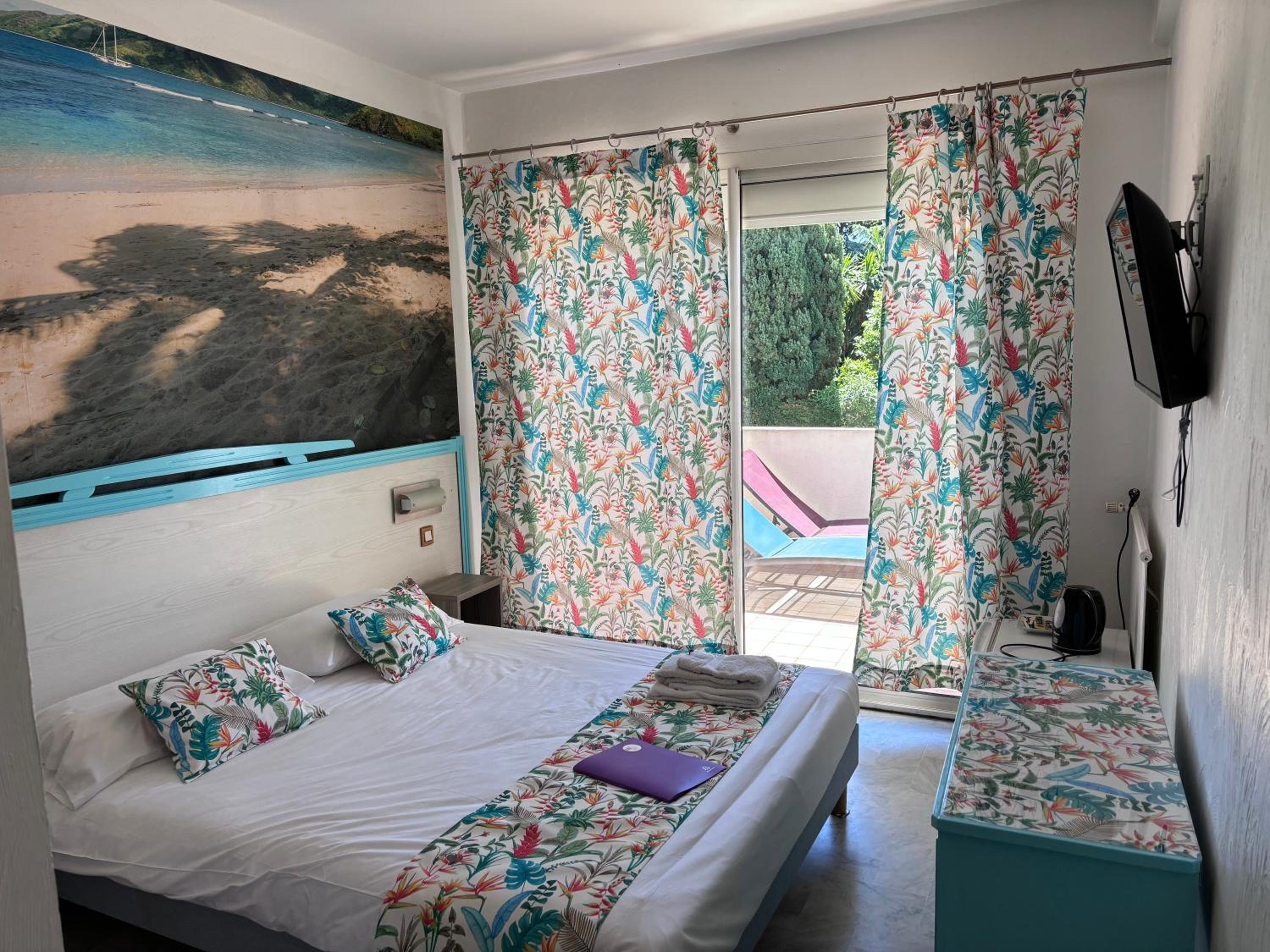 Superior Double or Twin Room with Balcony and Pool View