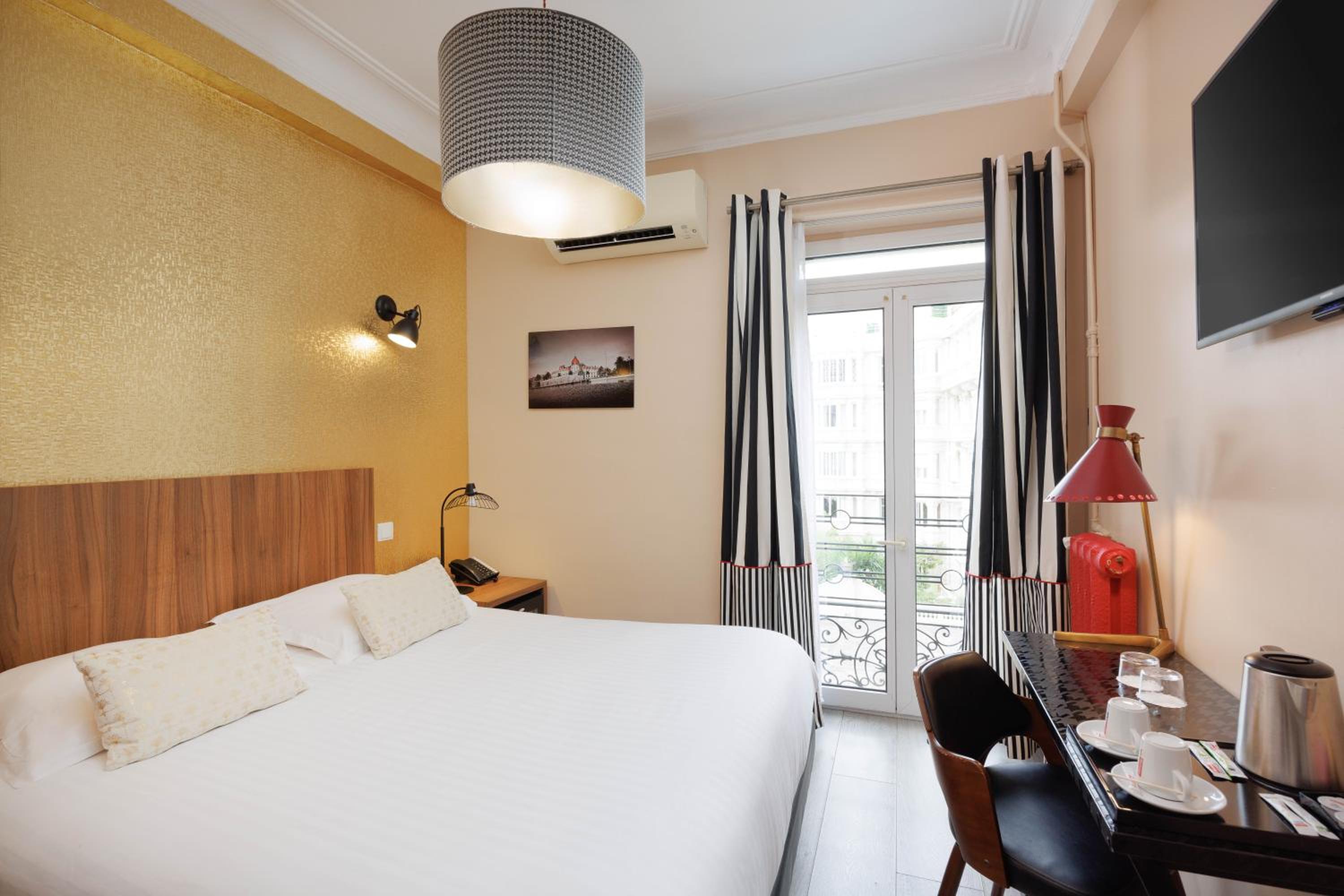 Classic Queen Room - Non-Smoking