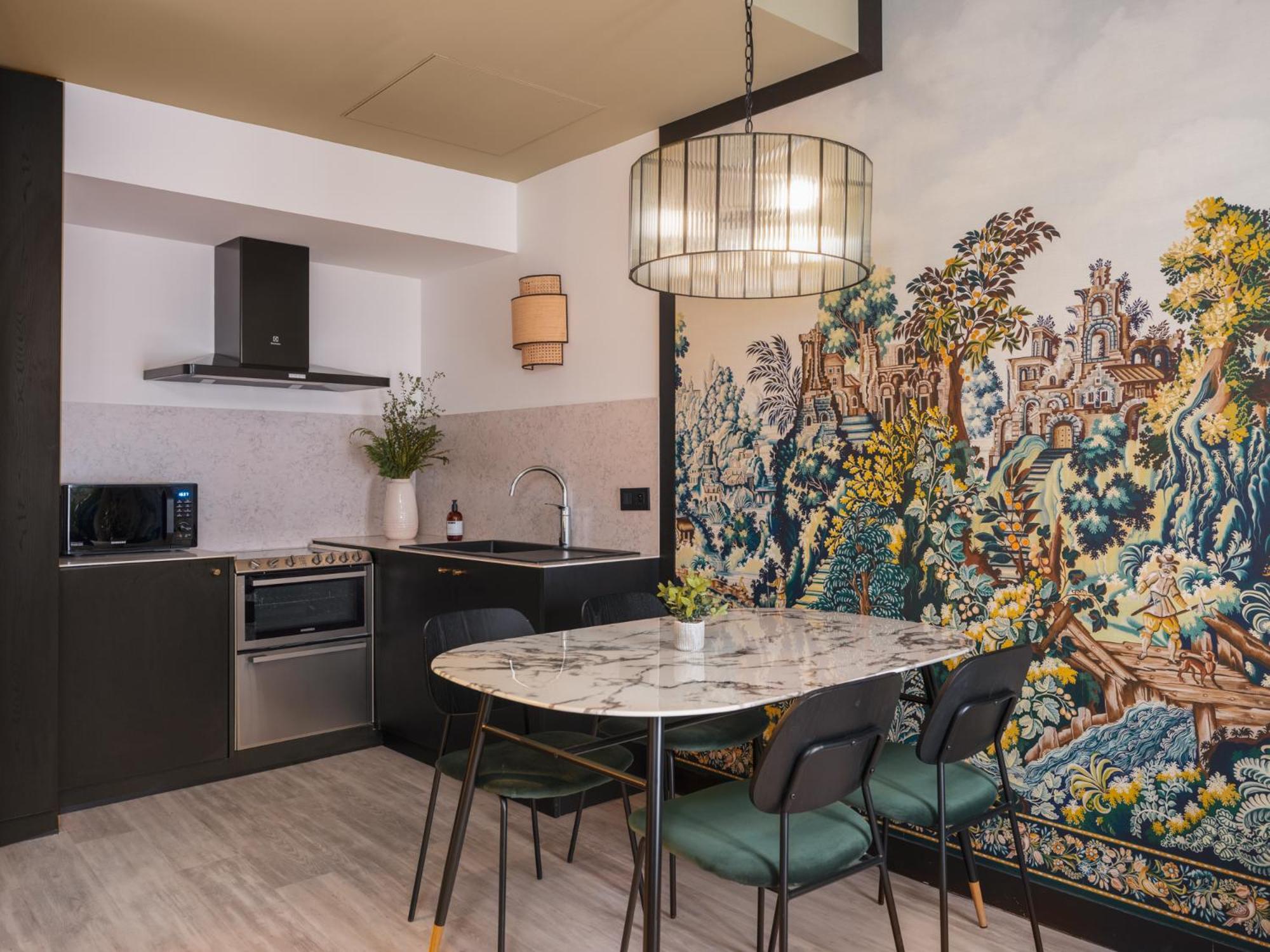 One-Bedroom  Apartment with Terrace