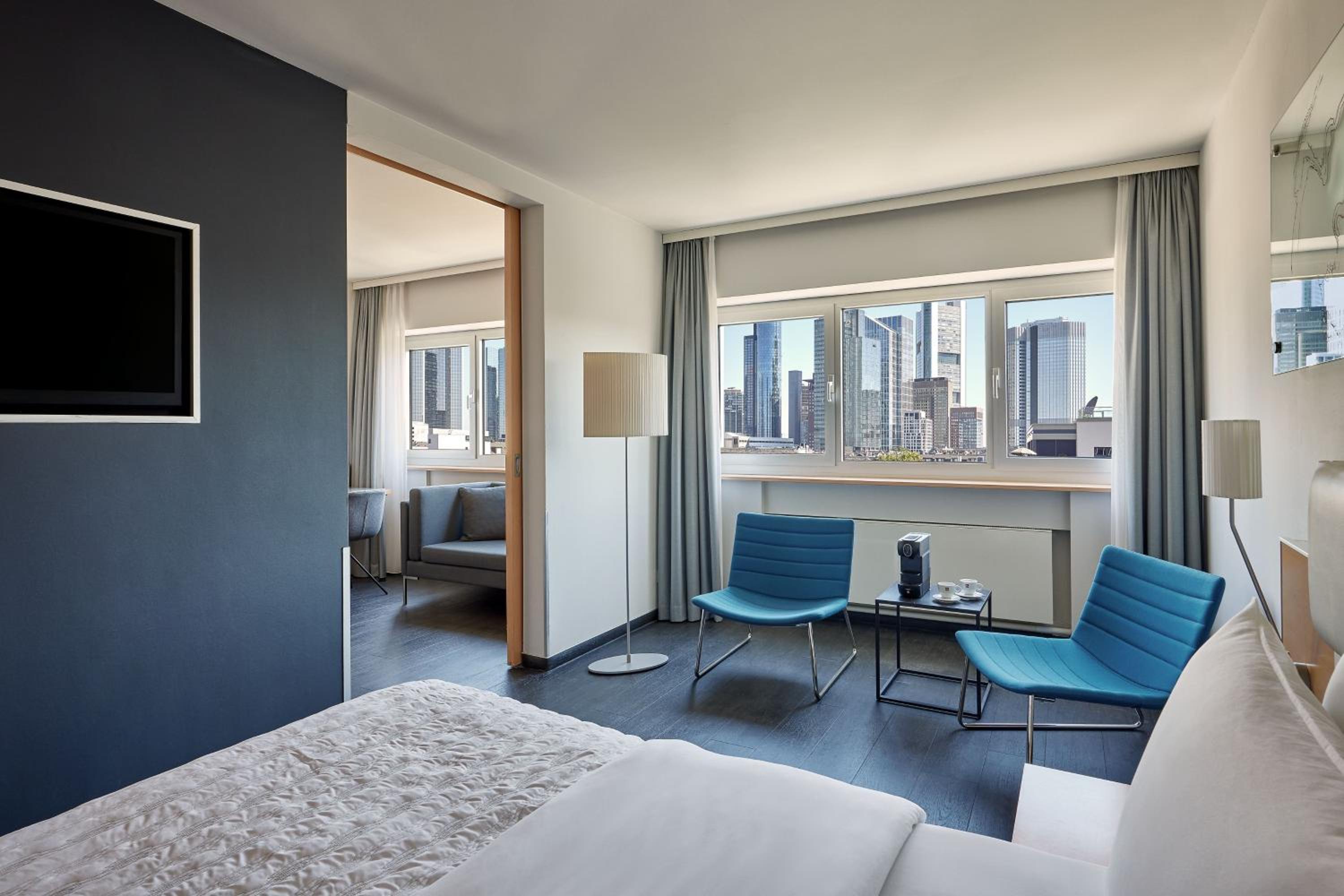 One-Bedroom Junior King Suite