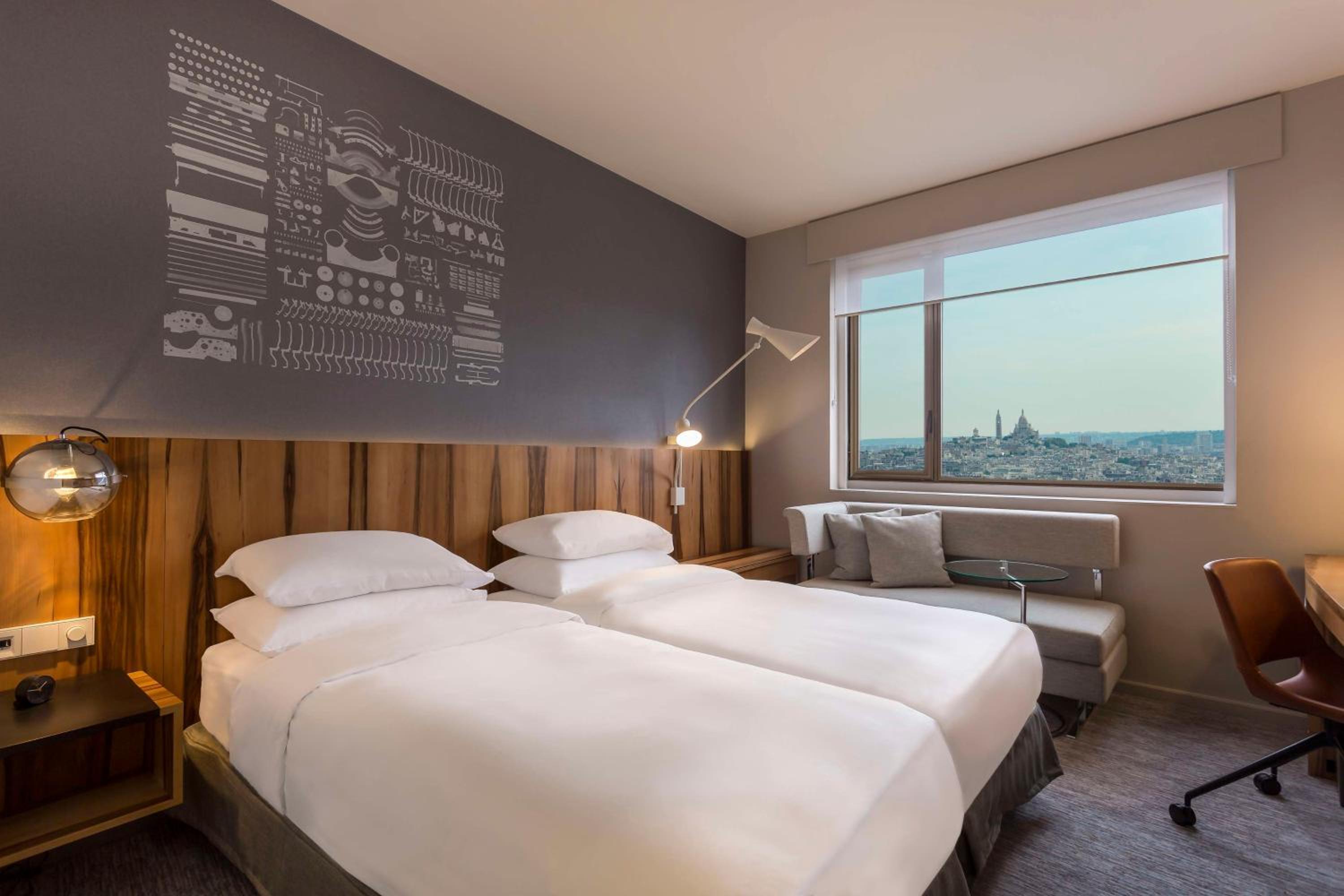 Deluxe Twin Room with Montmartre View
