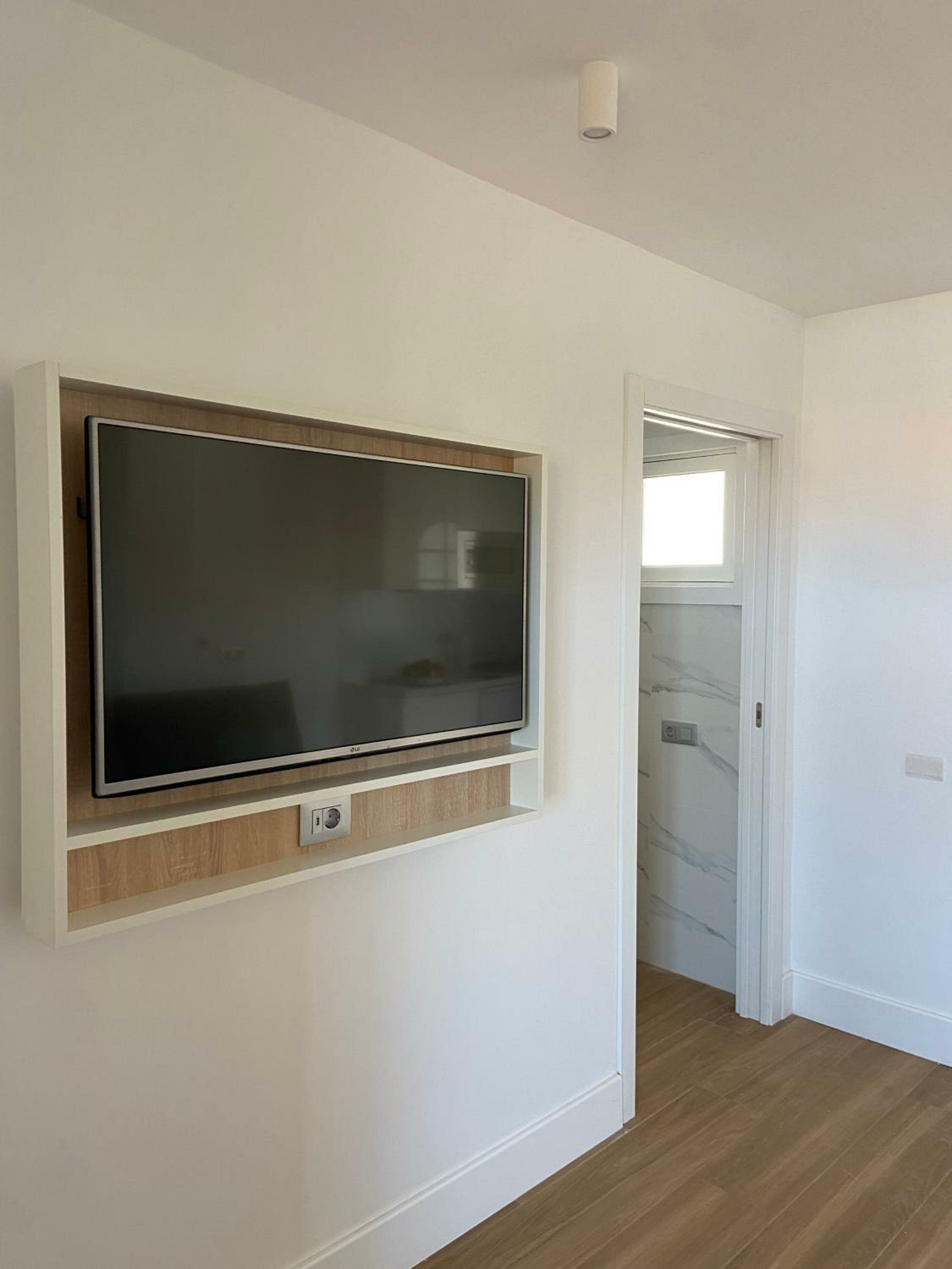 Apartment with Pool View 