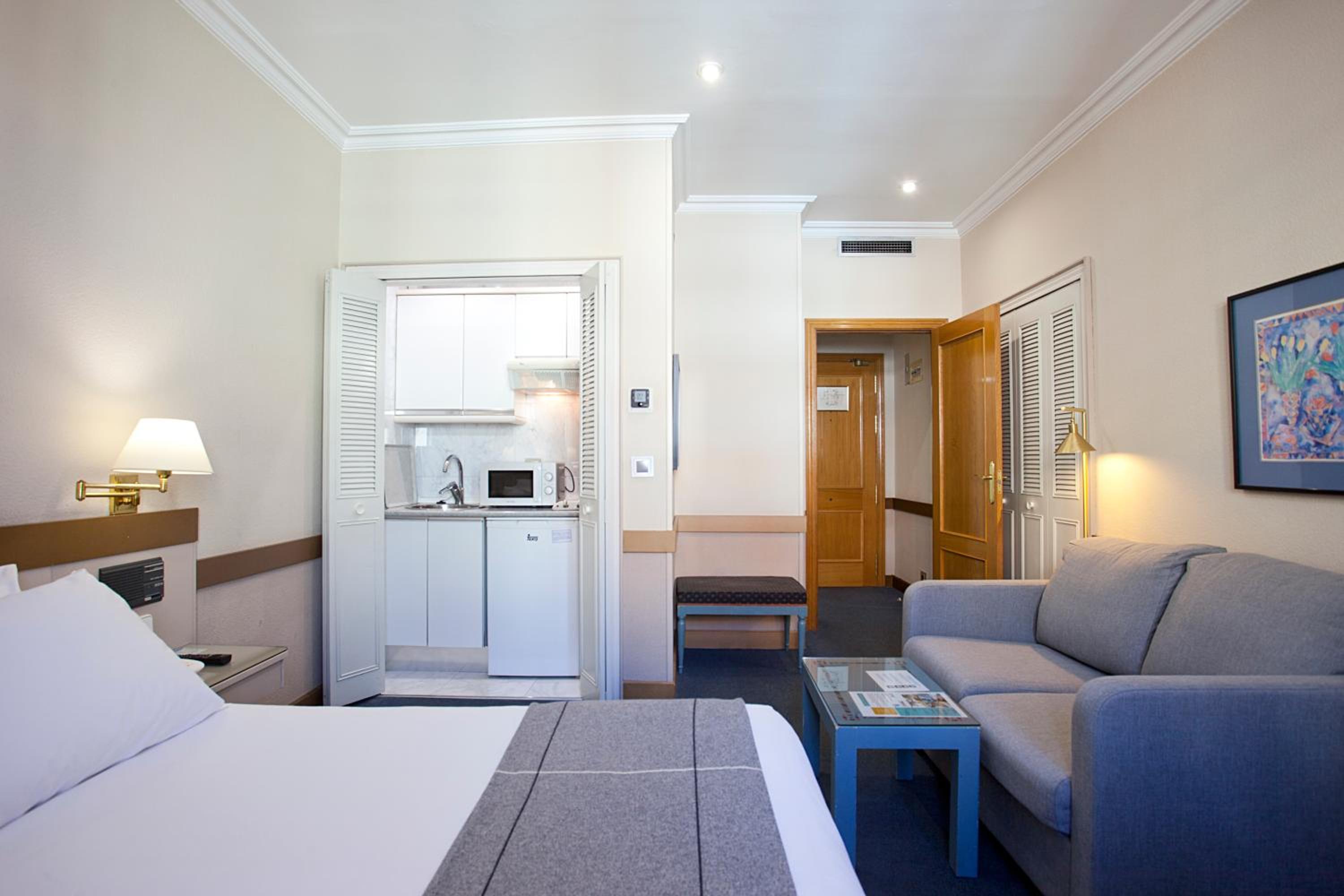 Studio (2 Adults)