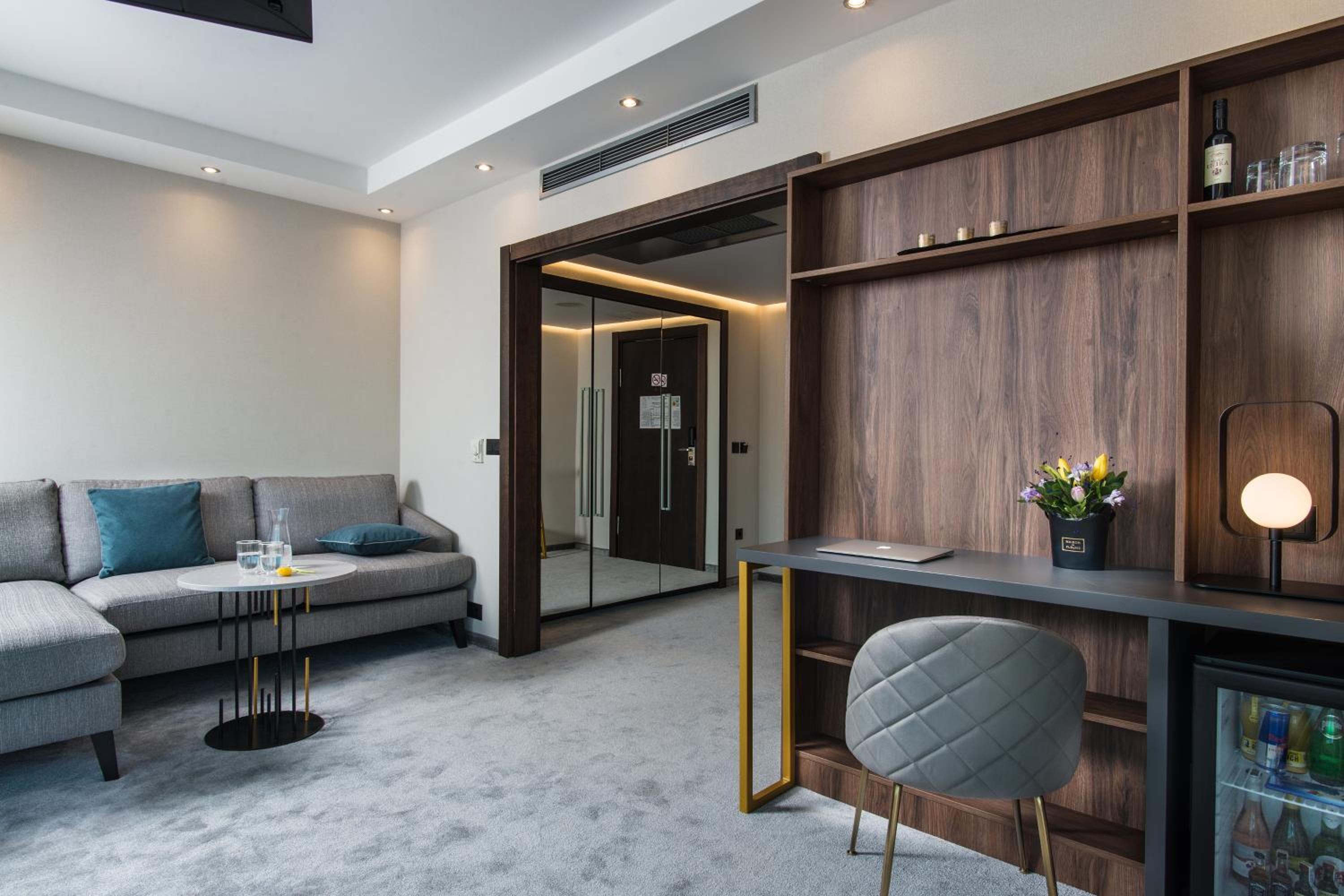Panoramic One-bedroom Suite - High Floor