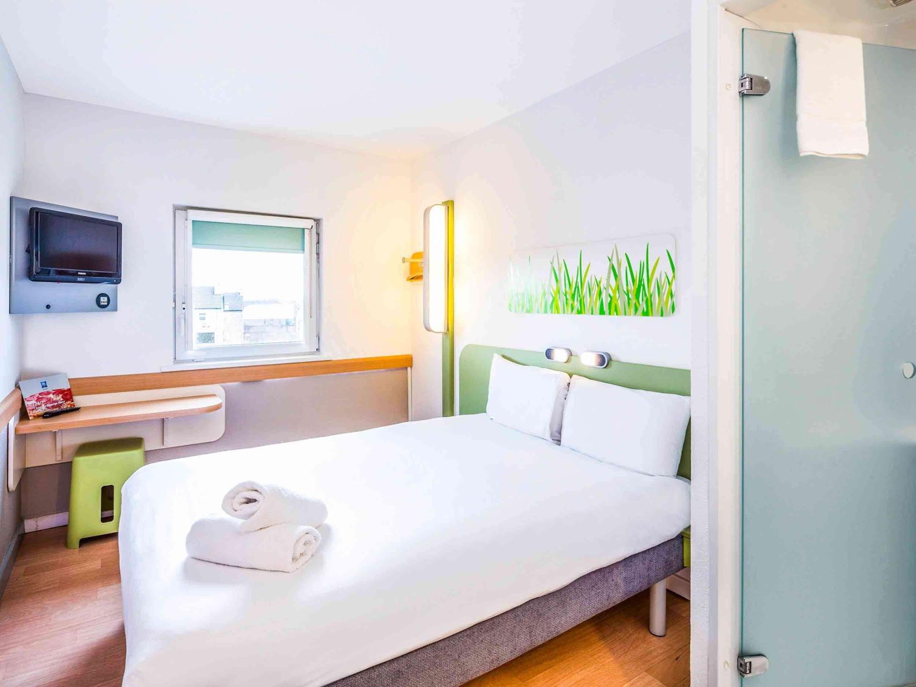 Double Room (2 Adults)