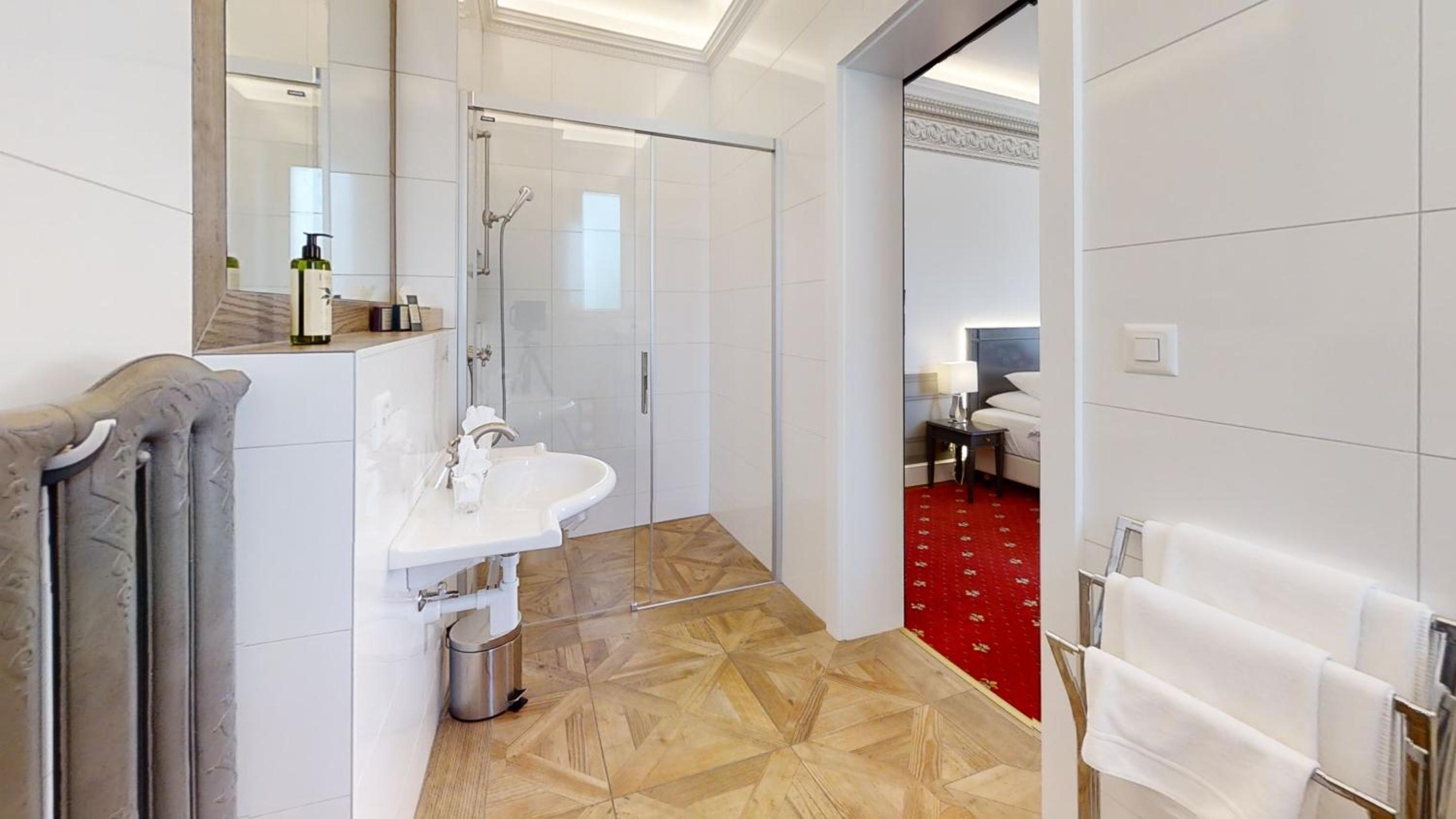 Superior Double or Twin Room with Lake View