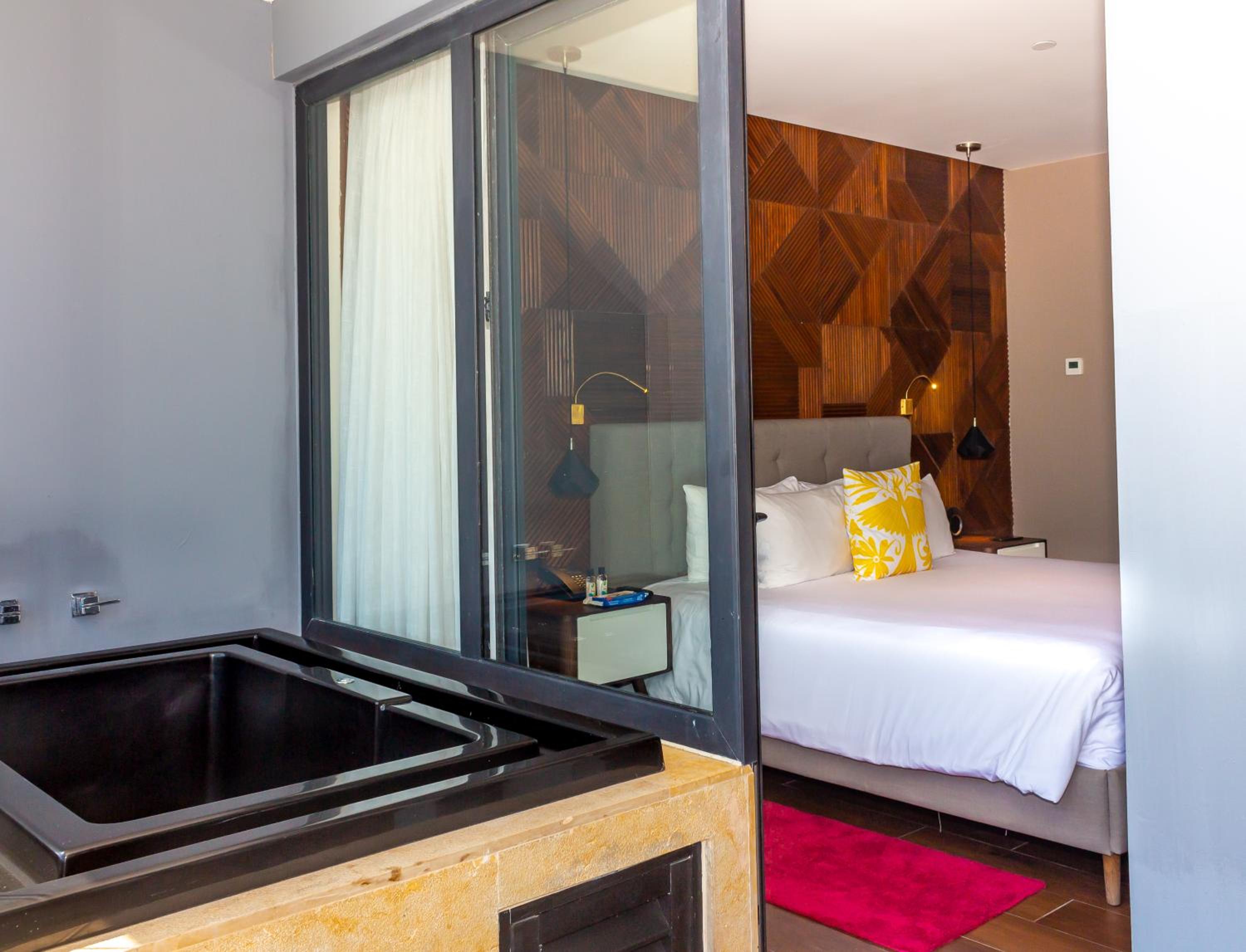 One Bedroom Whirlpool Resort Residence