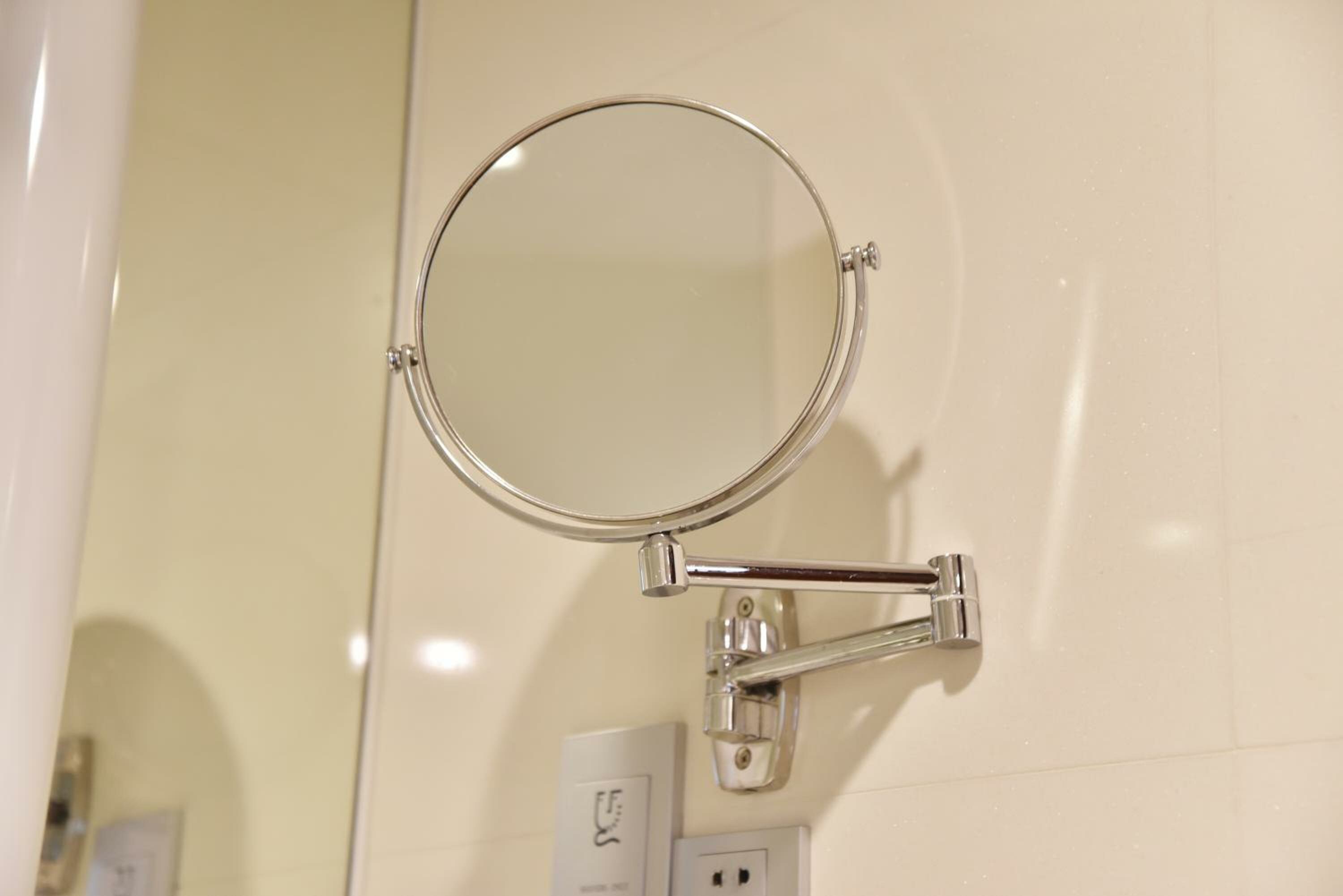 Premium Twin Room with Bath and Shower