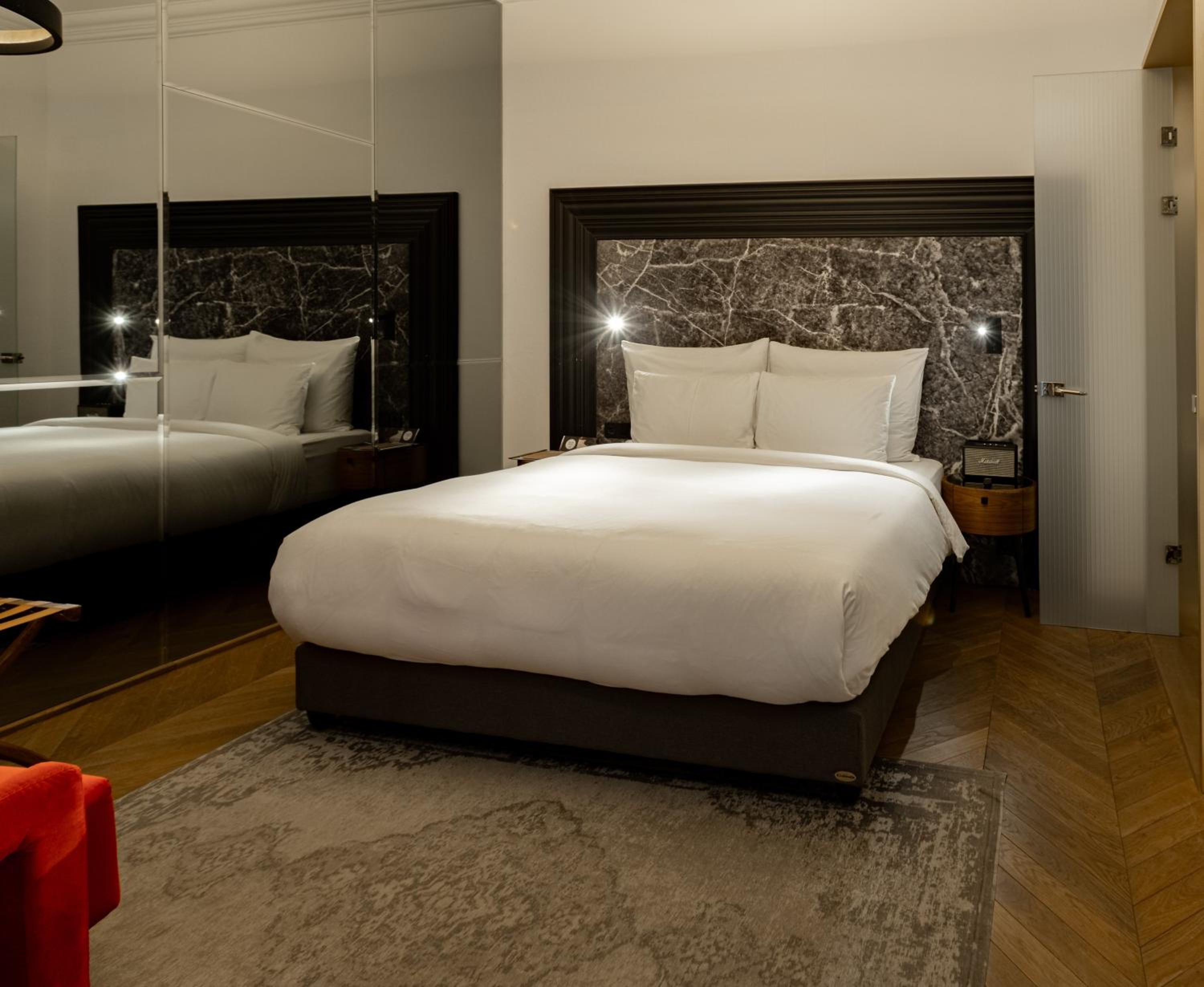 Standard Double Room with Courtyard View