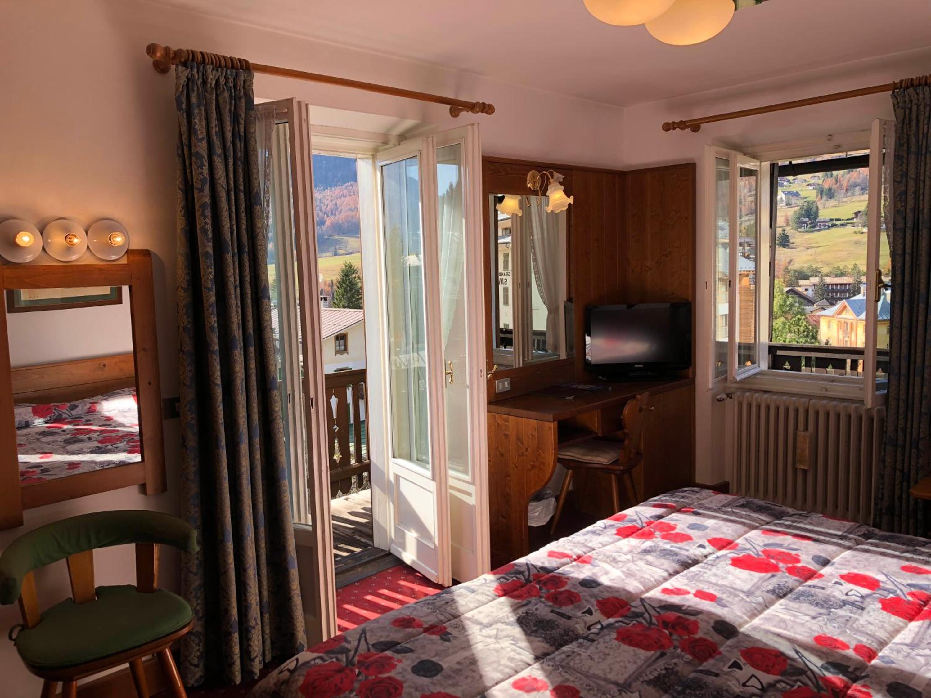 Double or Twin Room with Balcony and Superior View