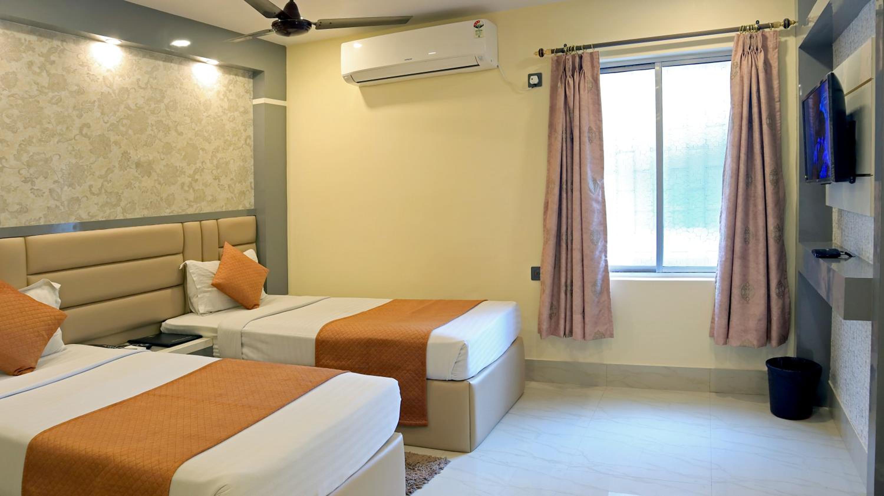 Deluxe Double or Twin Room