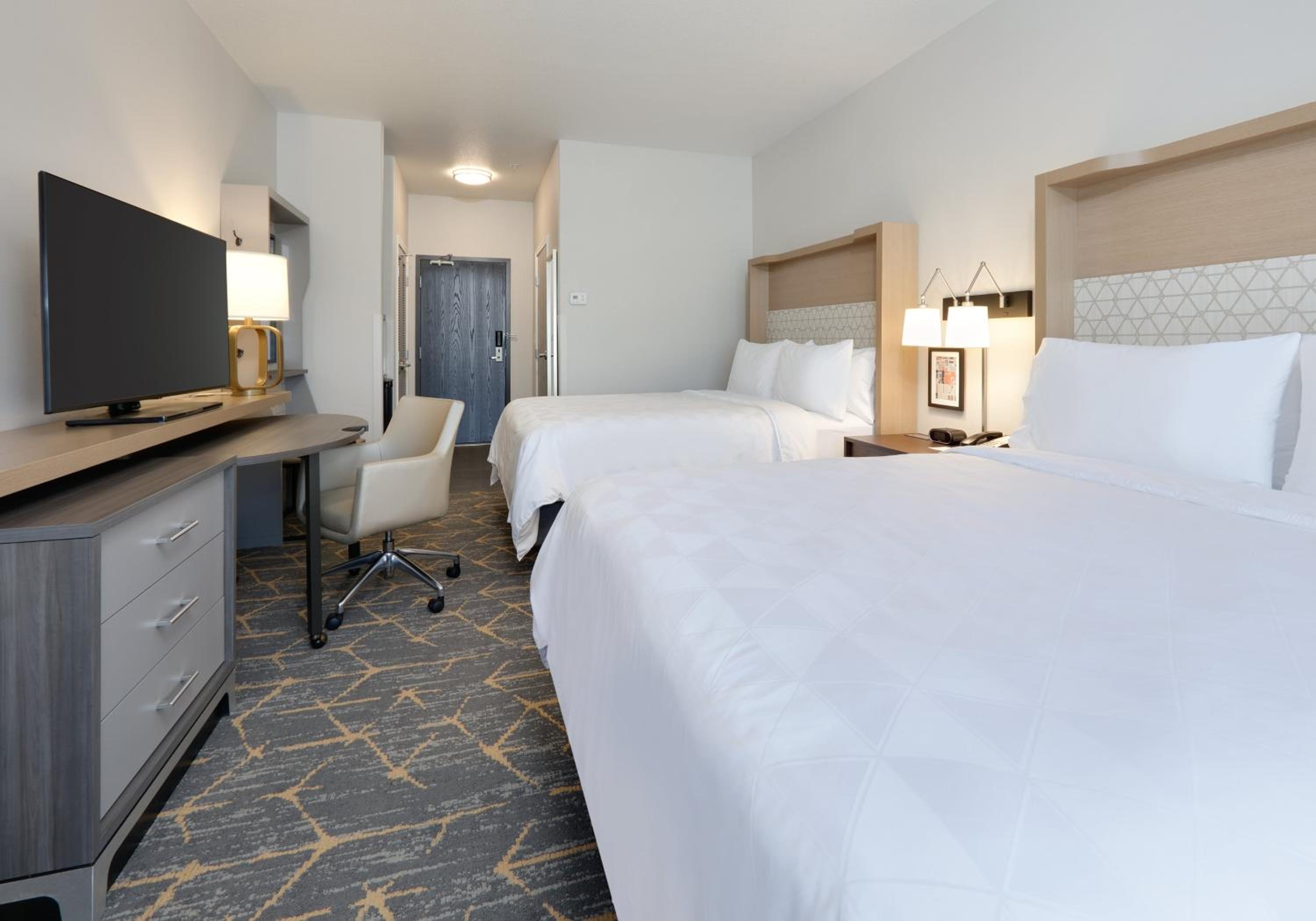 Standard Room with Two Queen Beds