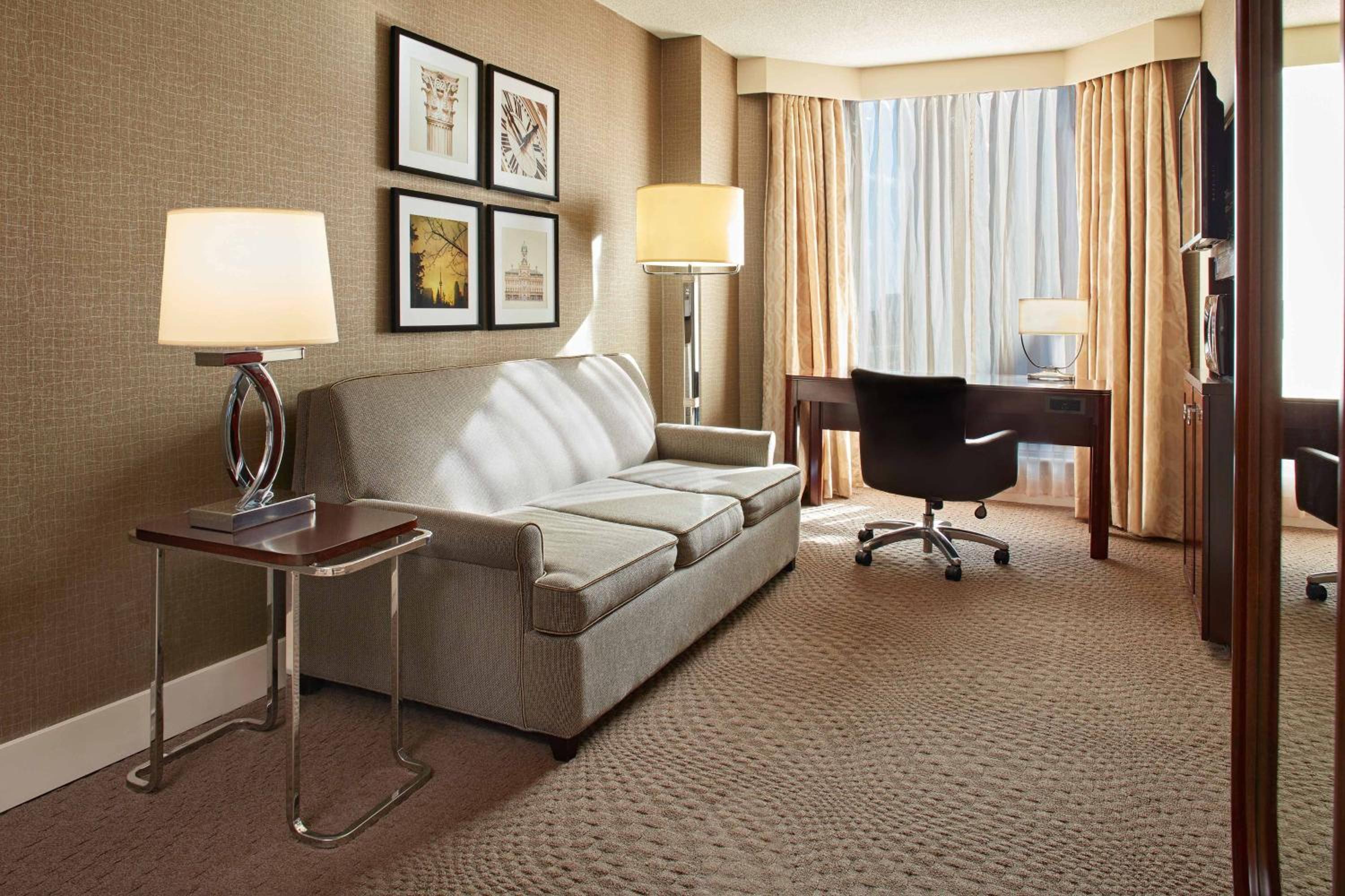 Club Level 1 Bedroom Suite with a 1 King Bed