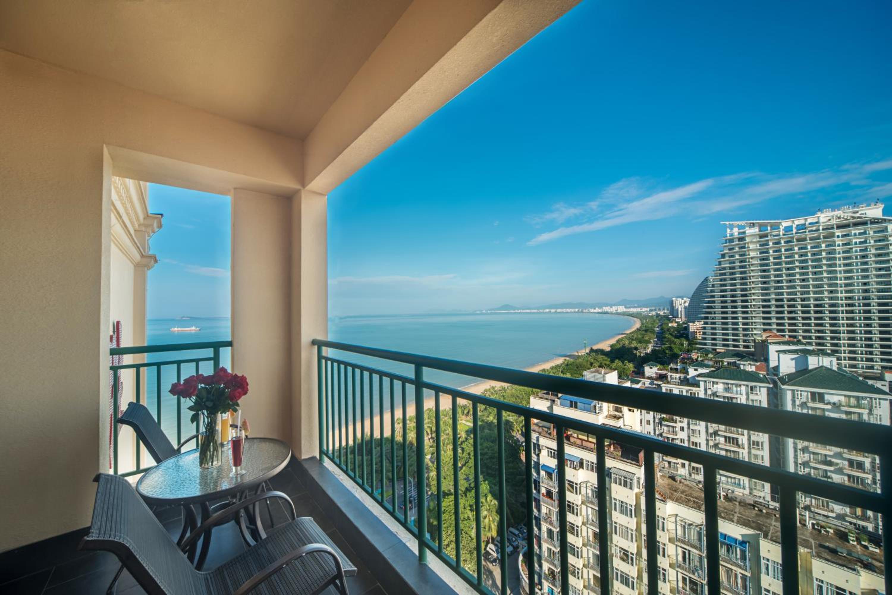 Deluxe Twin Room with Side Sea View