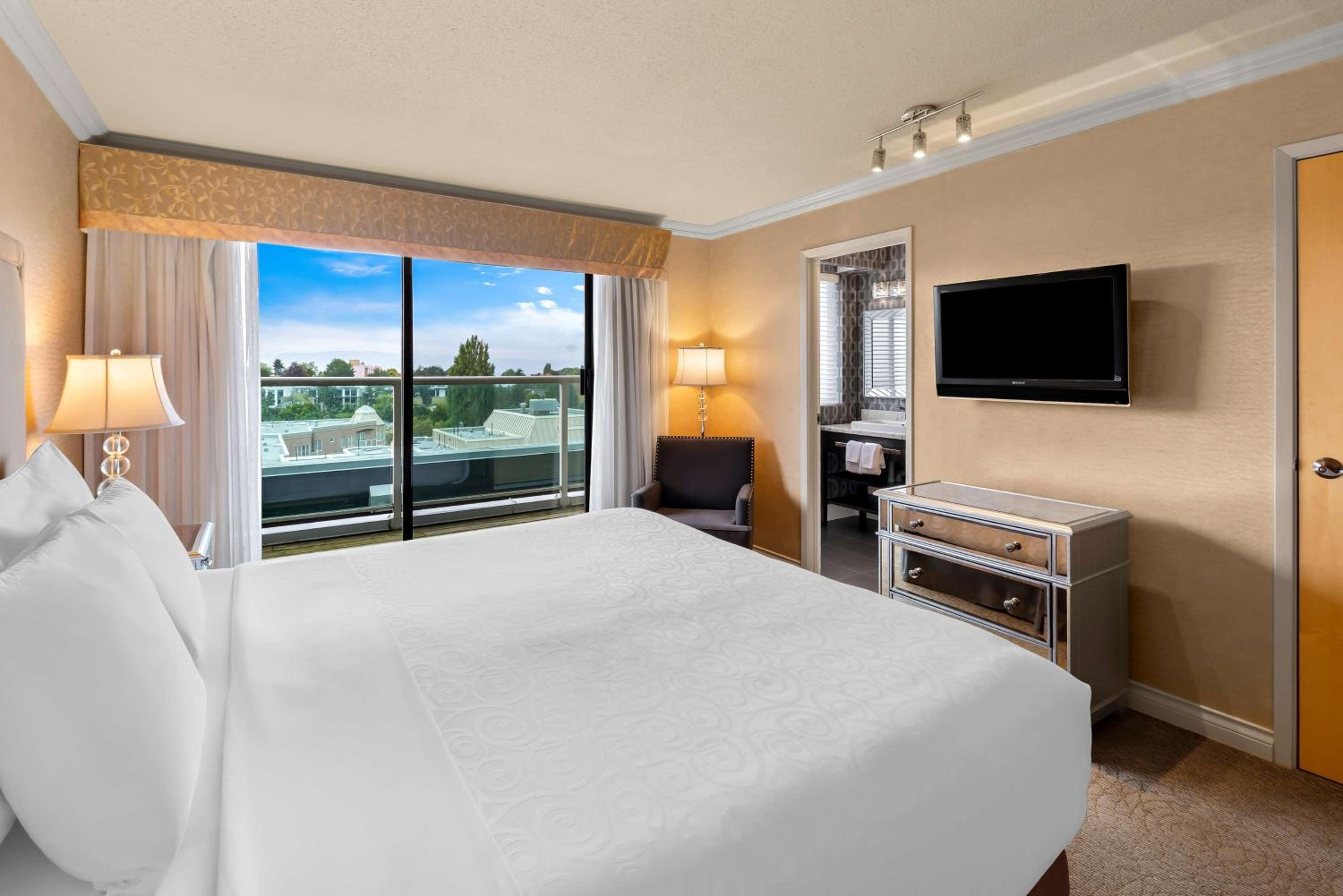 Two-Bedroom Suite with Harbor View