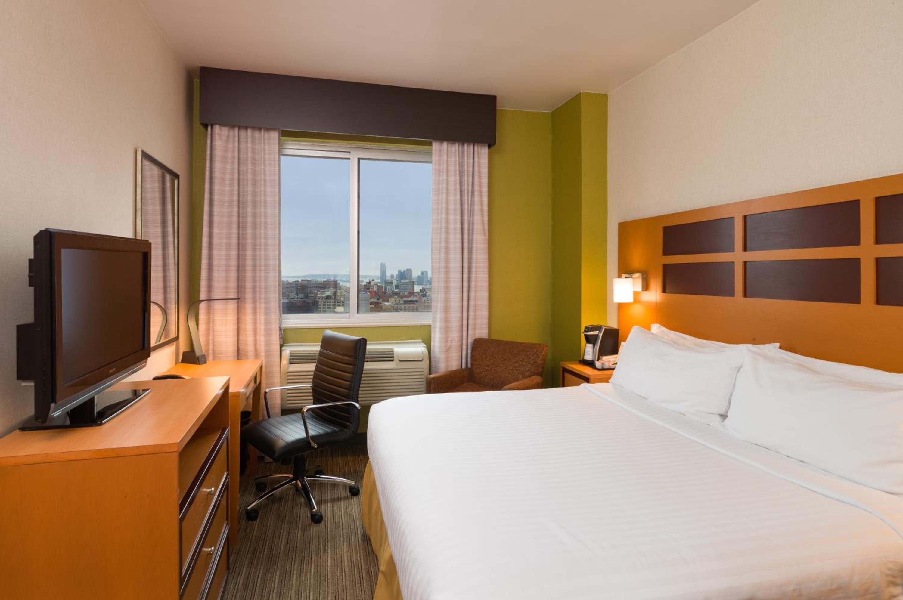 Standard King Room - High Floor