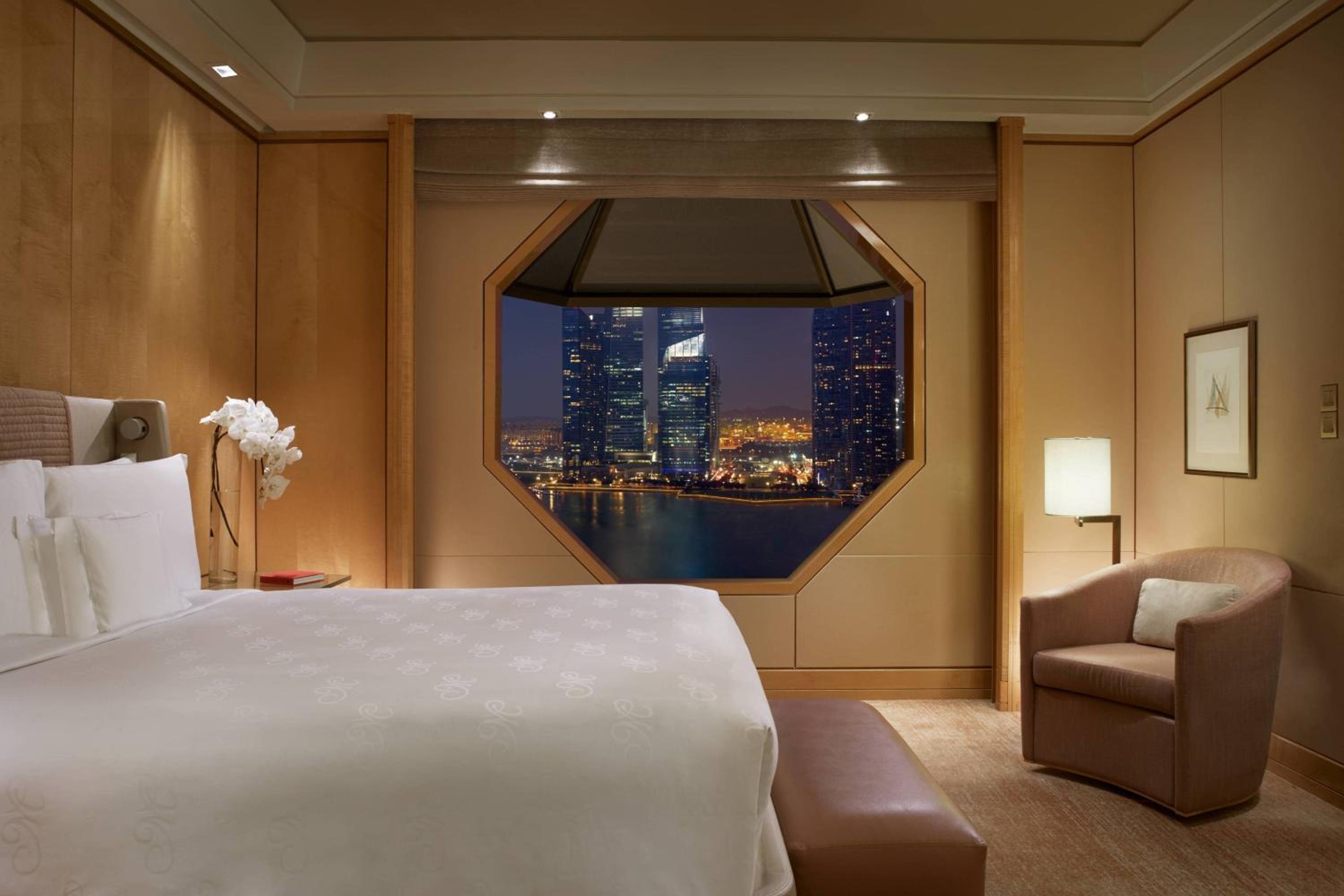 Premier Suite, 1 King Bed, Marina Bay View